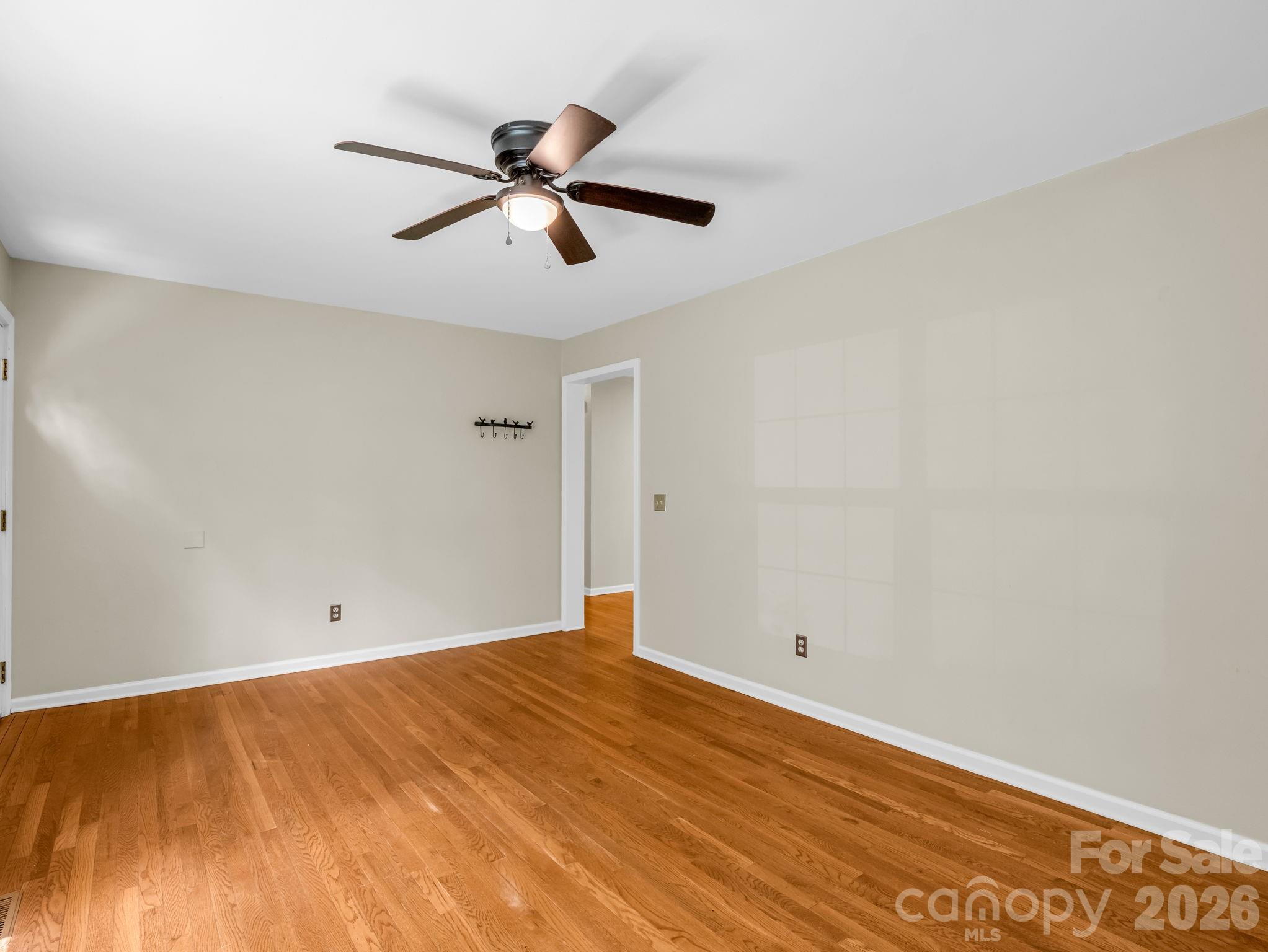 30 Lake Forest Lane — Hendersonville
