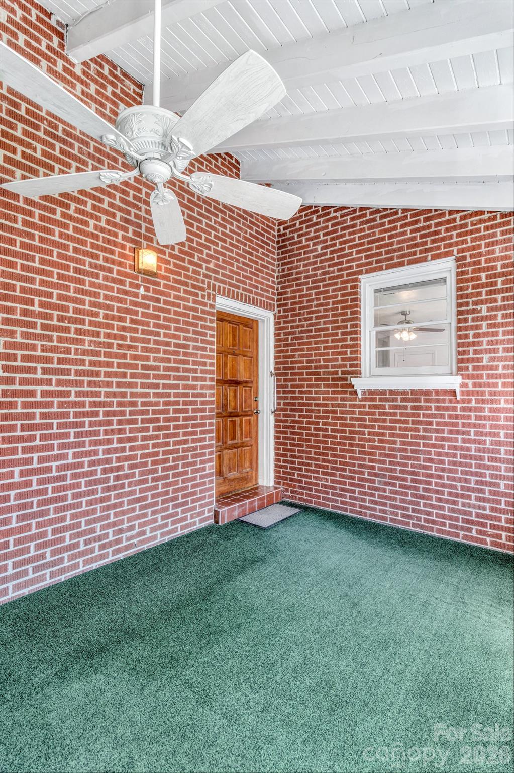 907 W Blue Ridge Road — East Flat Rock
