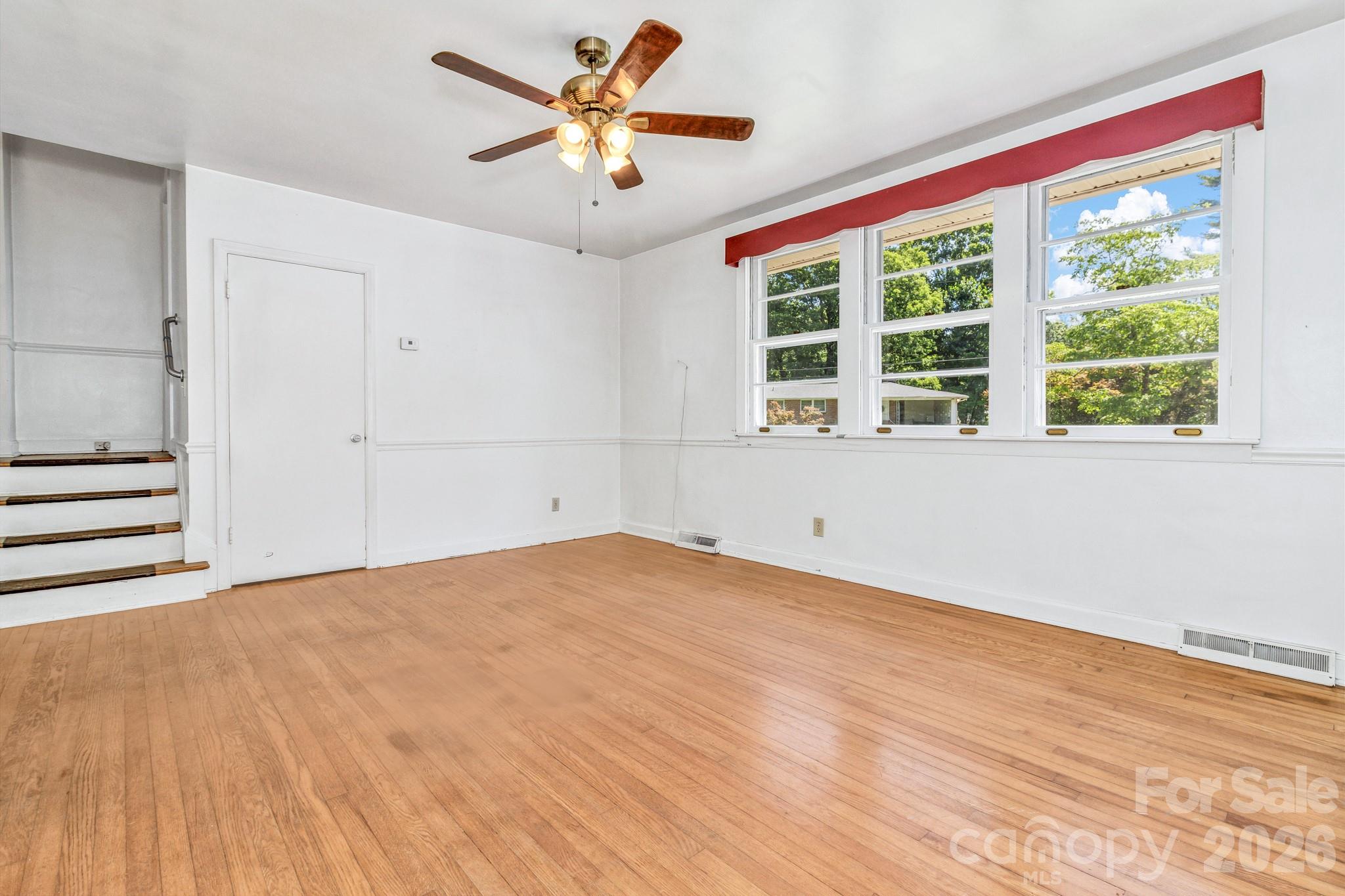 907 W Blue Ridge Road — East Flat Rock