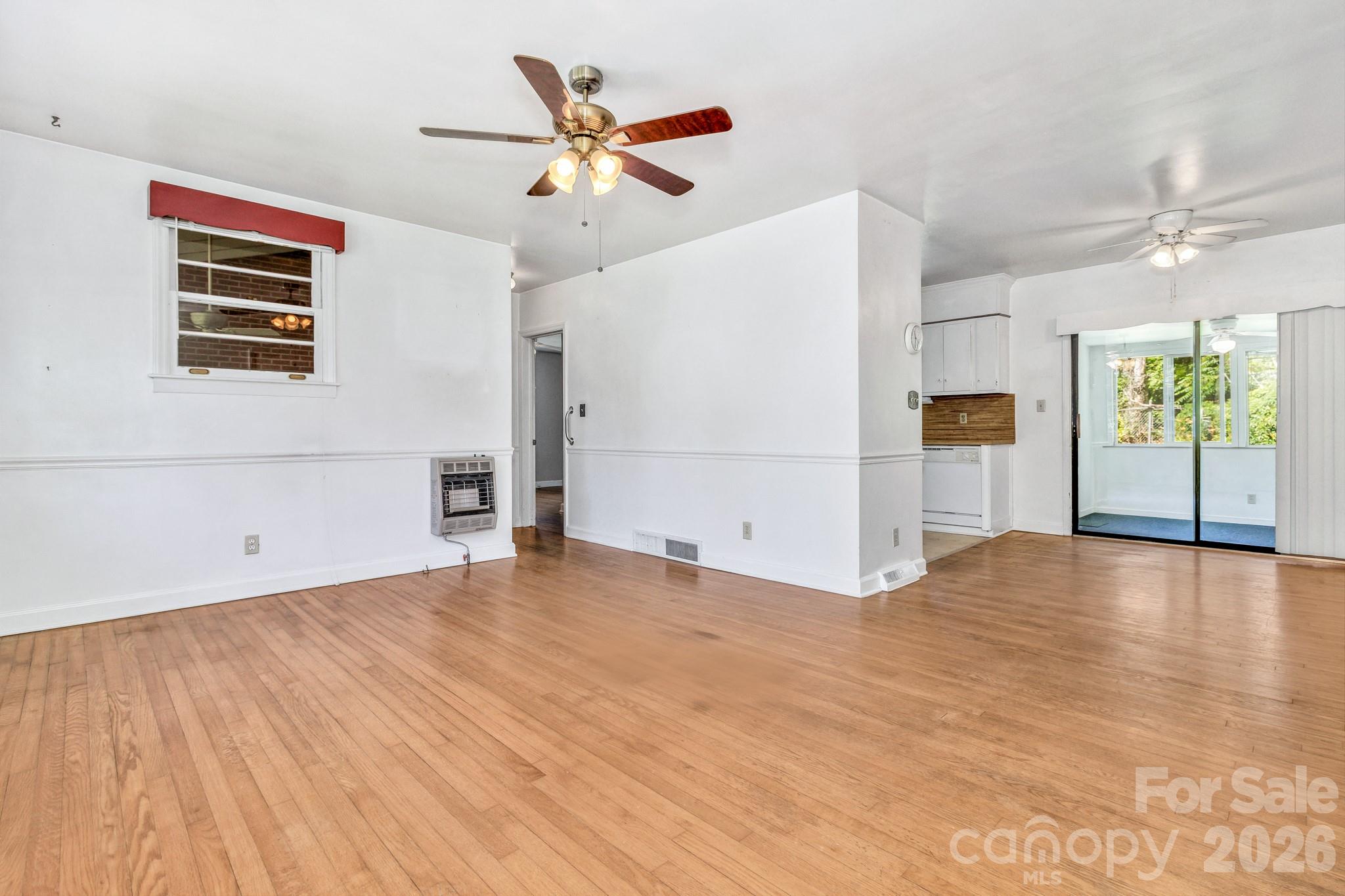 907 W Blue Ridge Road — East Flat Rock