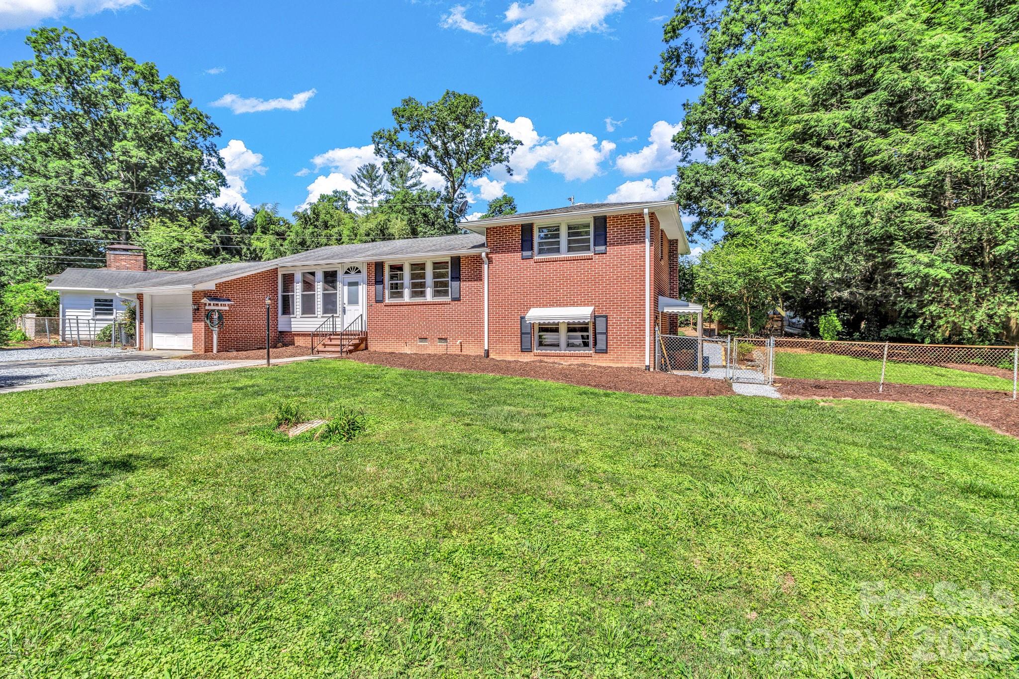 907 W Blue Ridge Road — East Flat Rock