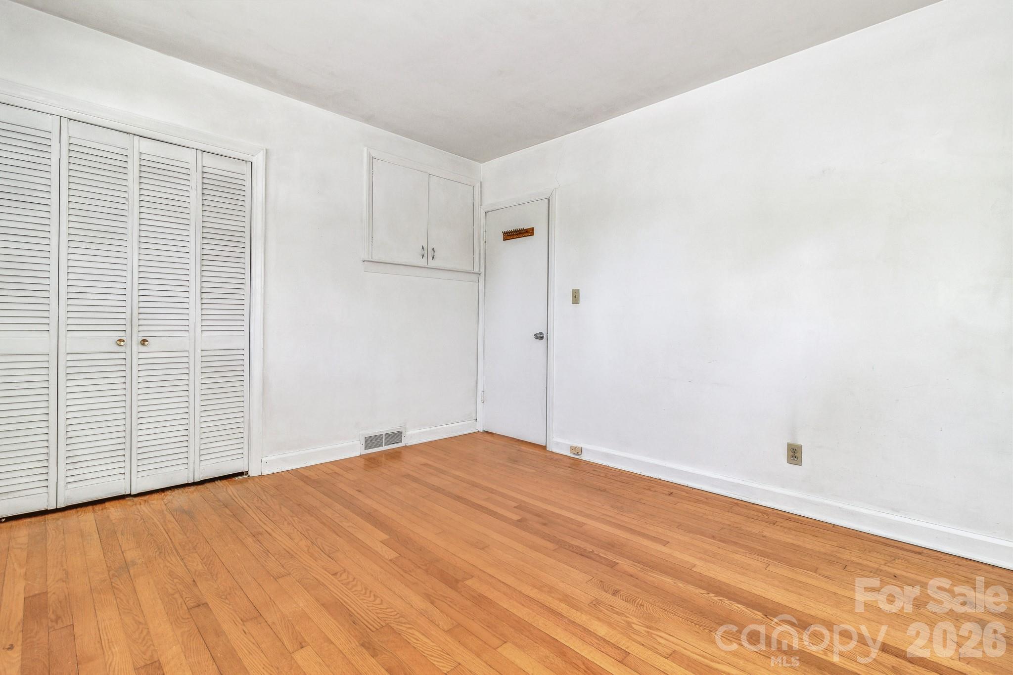 907 W Blue Ridge Road — East Flat Rock