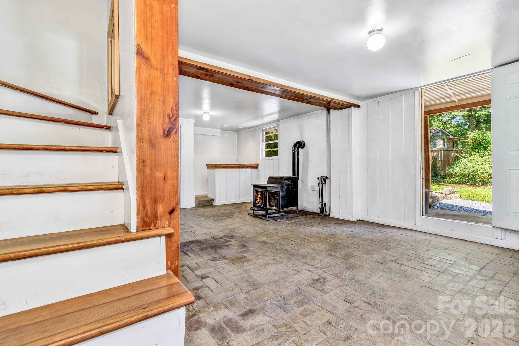 907 W Blue Ridge Road — East Flat Rock