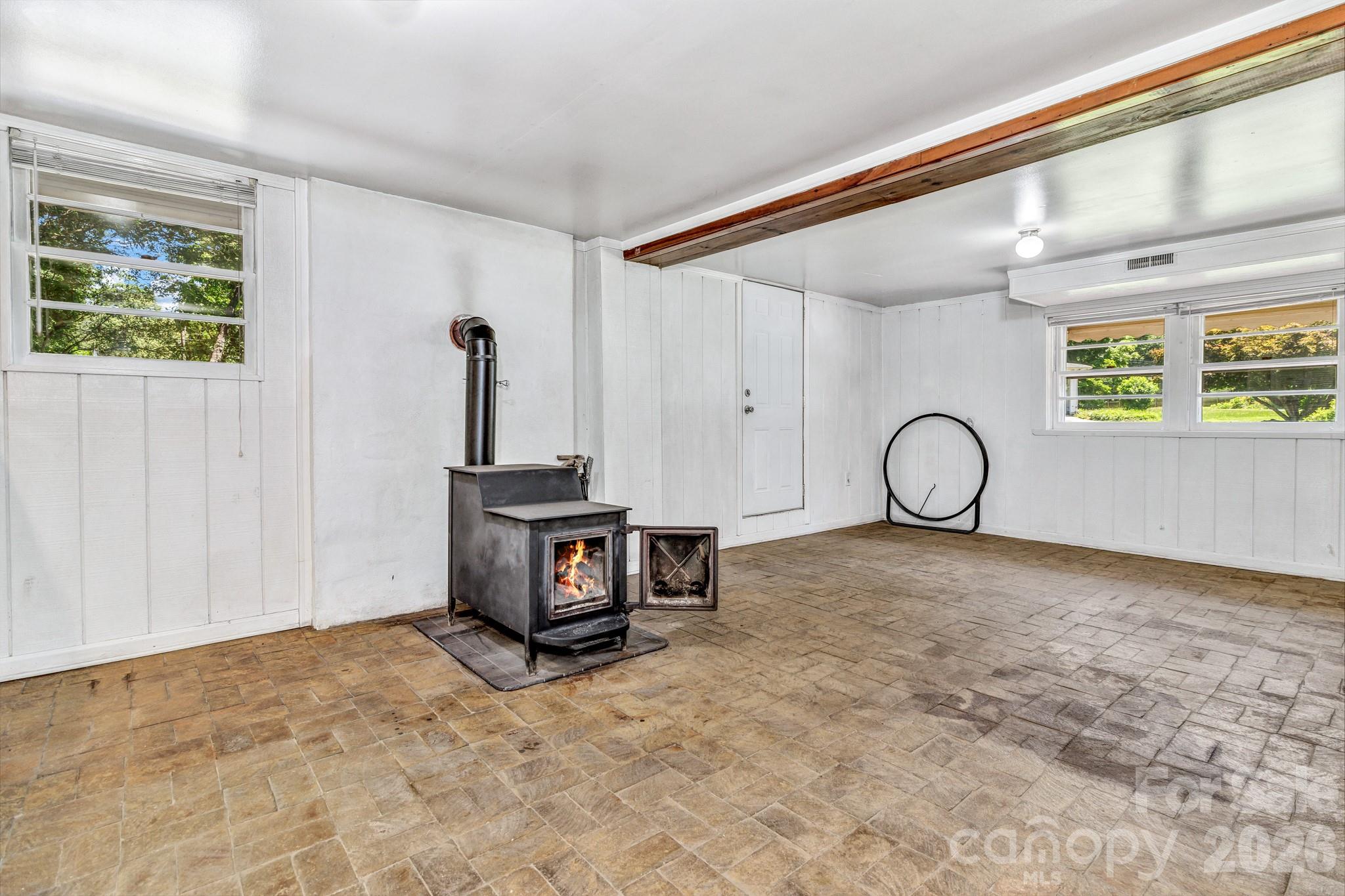 907 W Blue Ridge Road — East Flat Rock