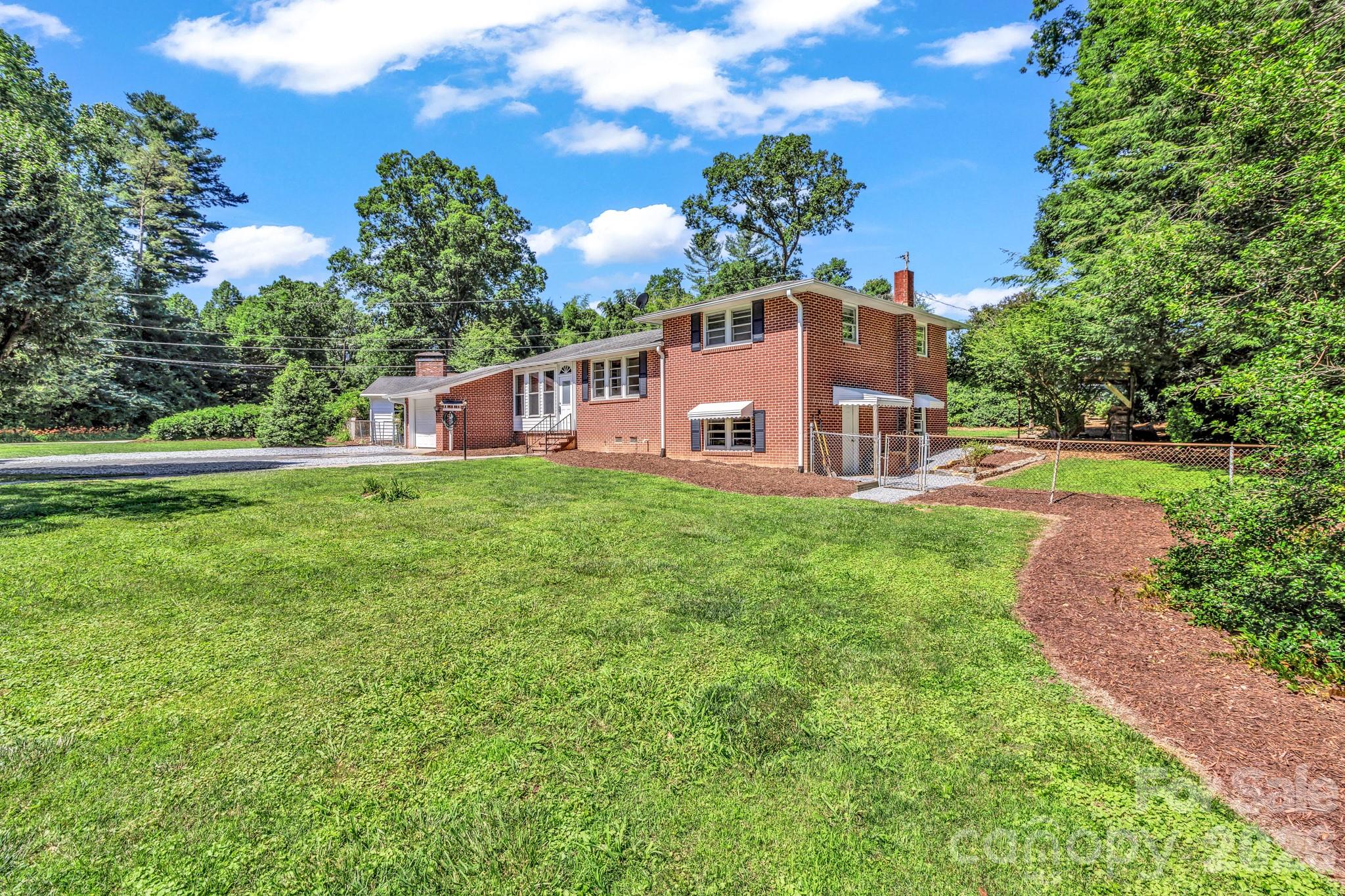 907 W Blue Ridge Road — East Flat Rock