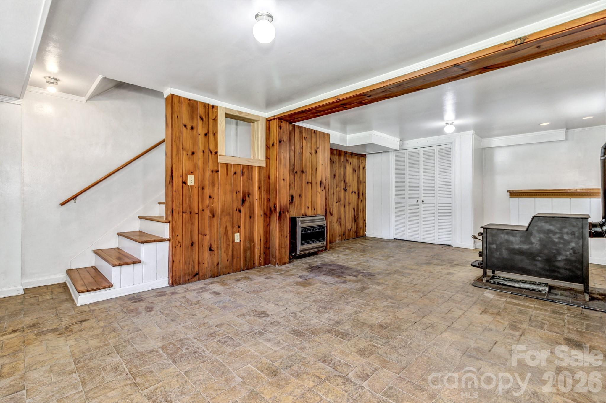 907 W Blue Ridge Road — East Flat Rock
