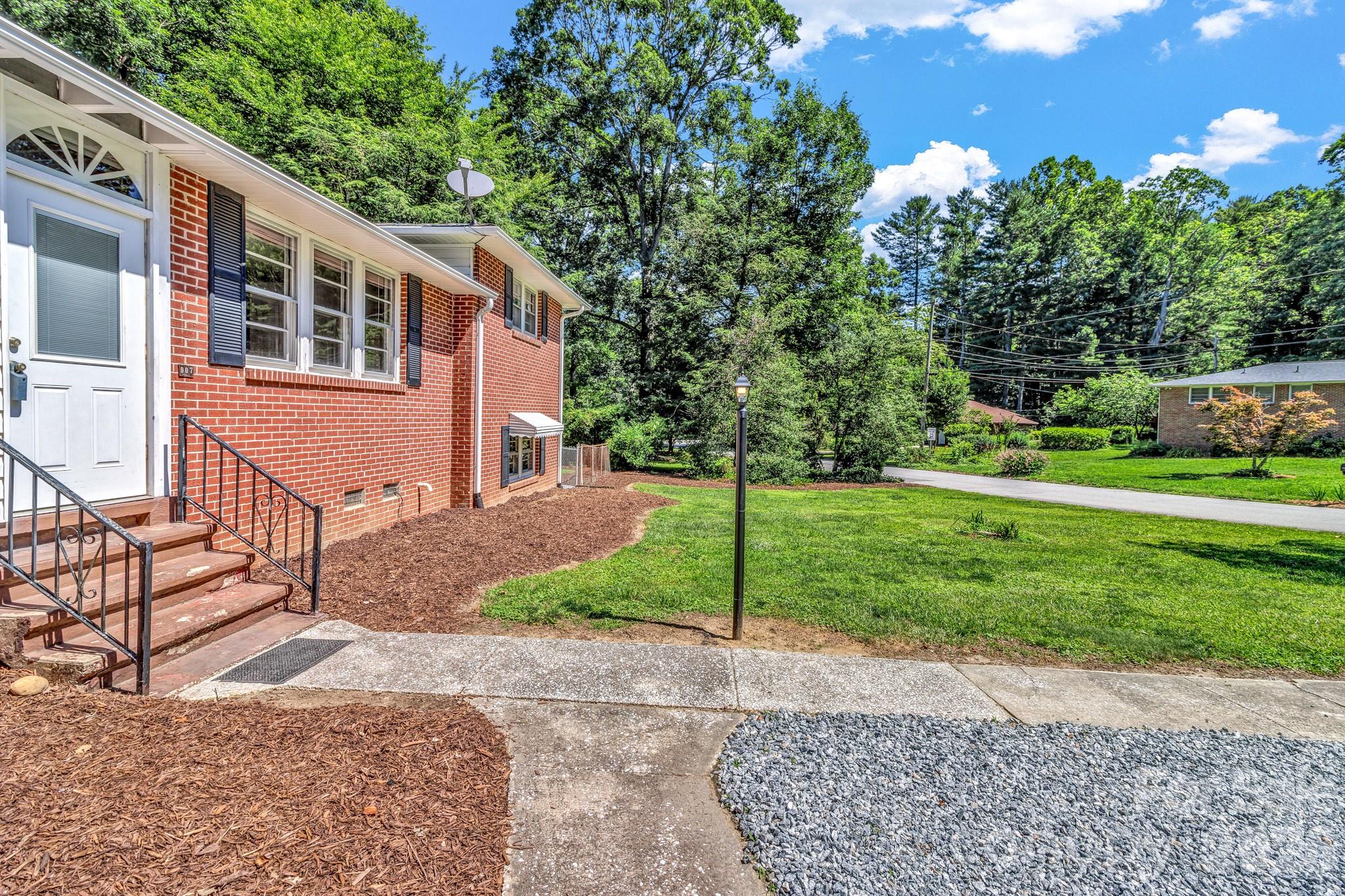 907 W Blue Ridge Road — East Flat Rock