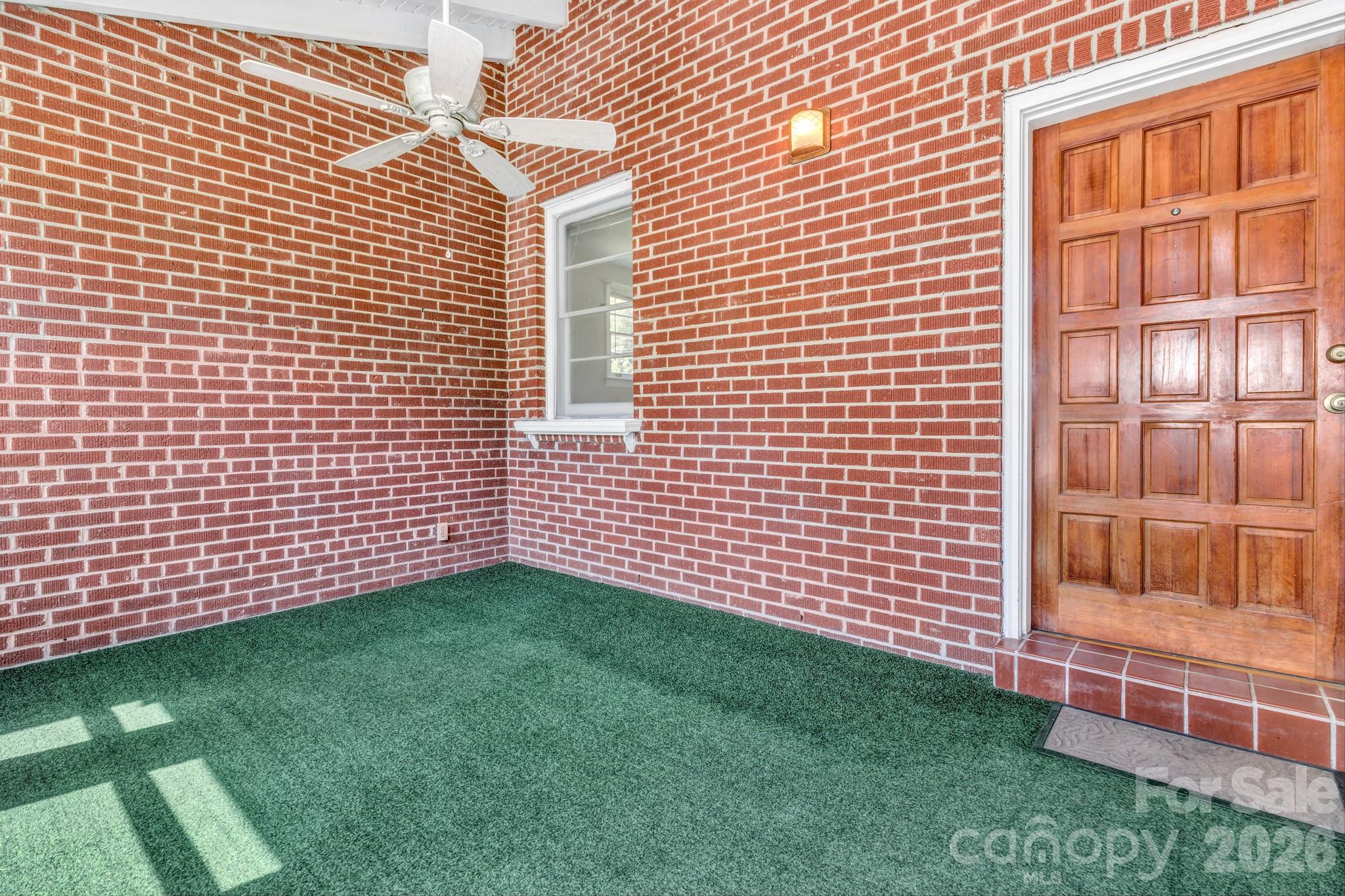 907 W Blue Ridge Road — East Flat Rock