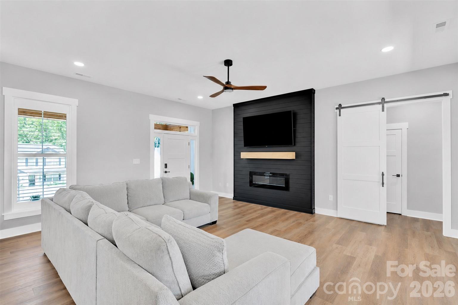 2754 Emperor Street — Claremont