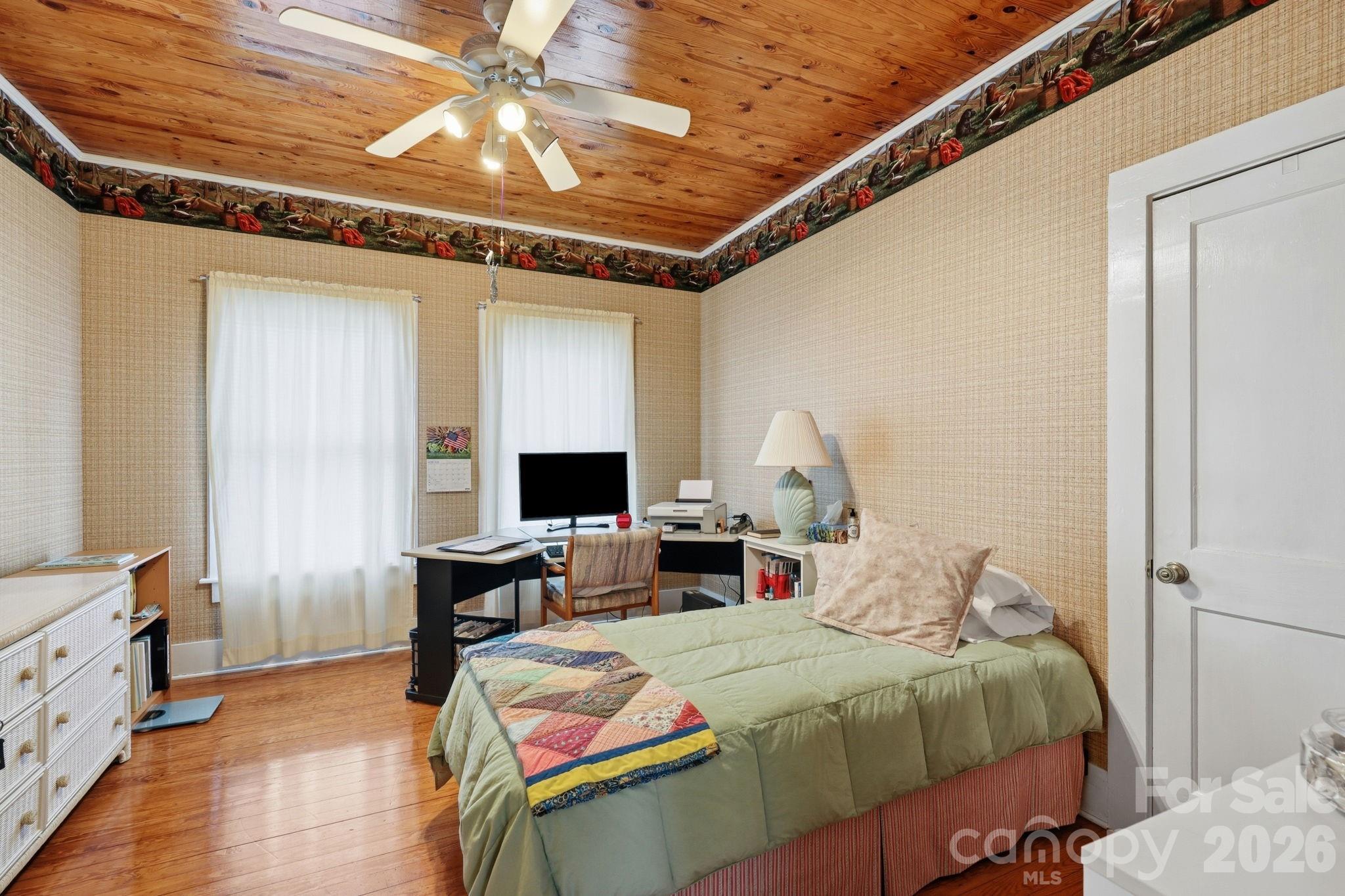 144 E Park Road — Ellenboro