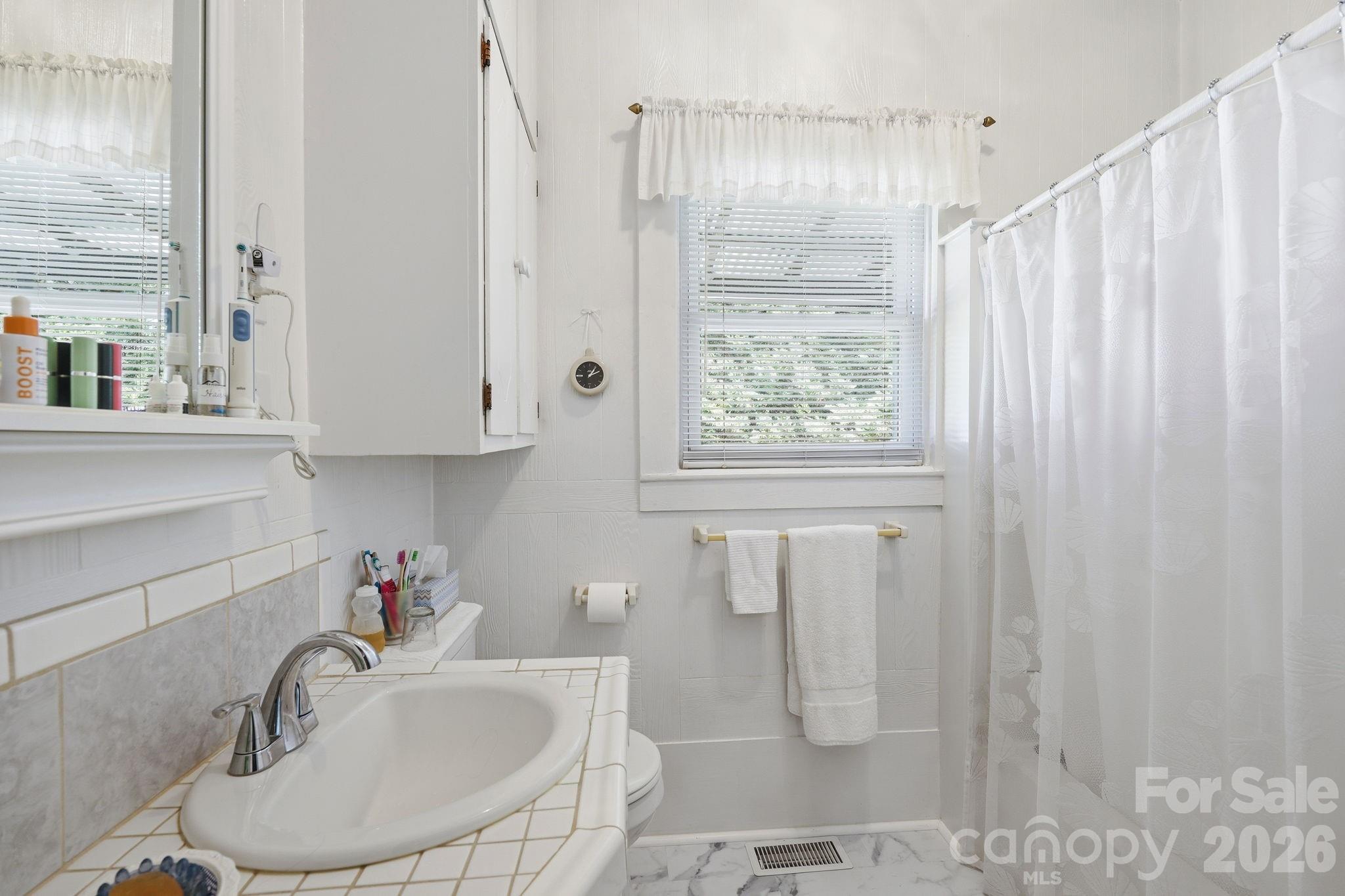 144 E Park Road — Ellenboro