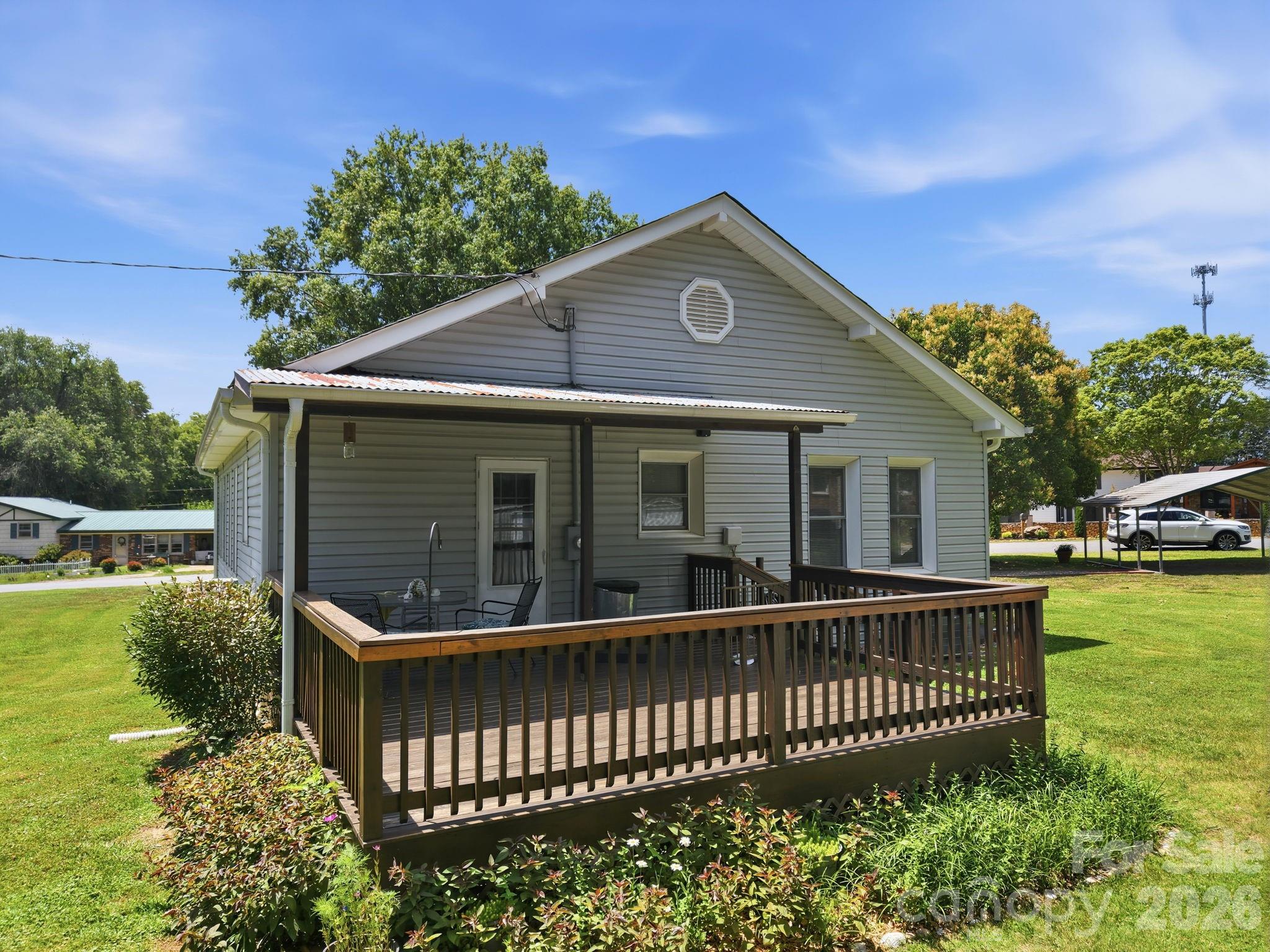 144 E Park Road — Ellenboro