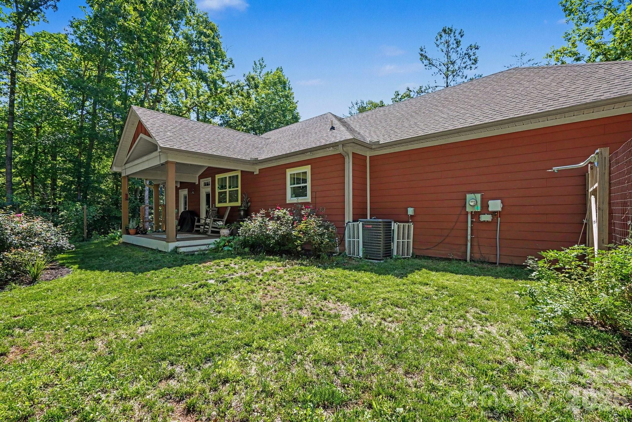 1241 Hayes Road — Columbus