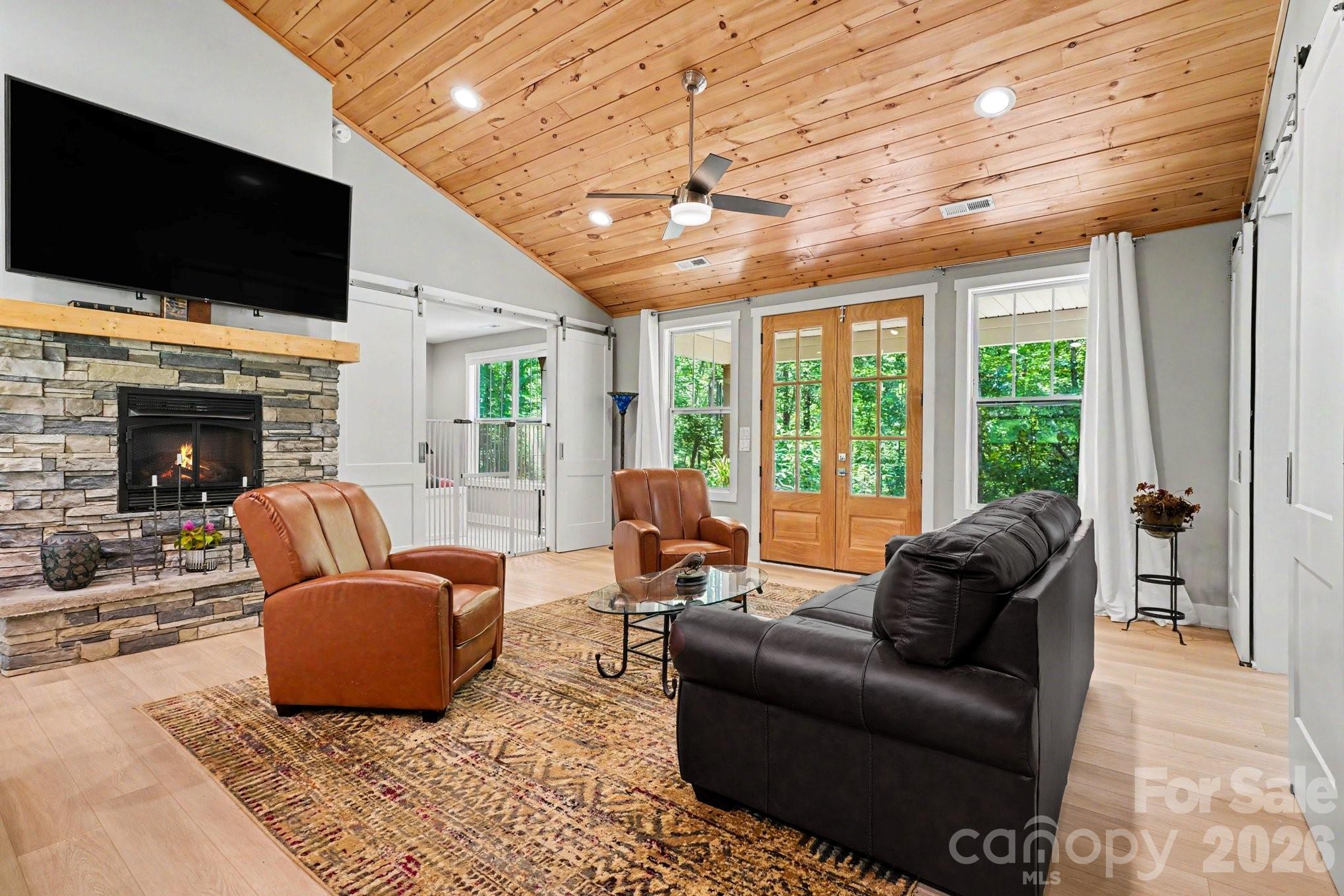 1241 Hayes Road — Columbus