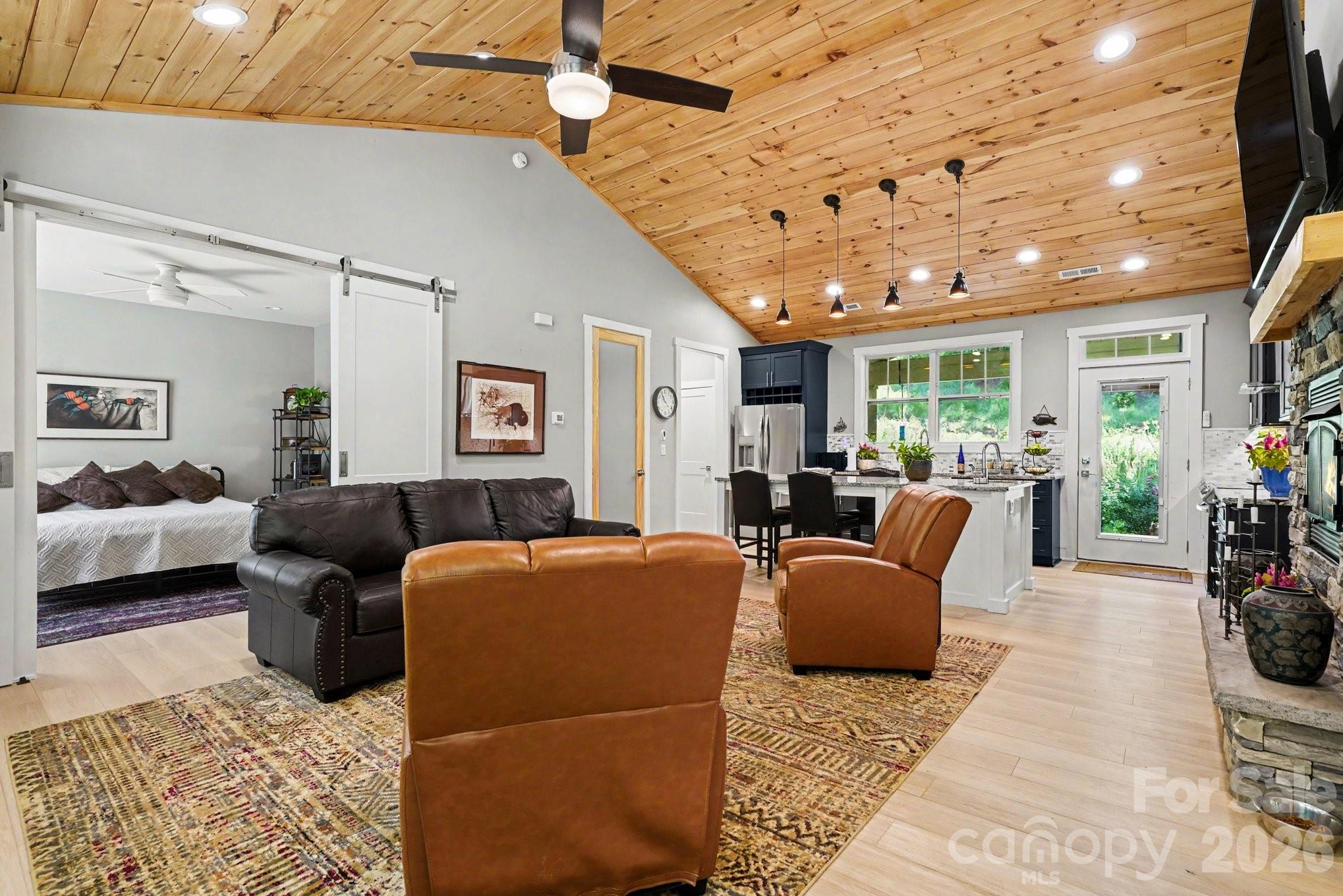 1241 Hayes Road — Columbus