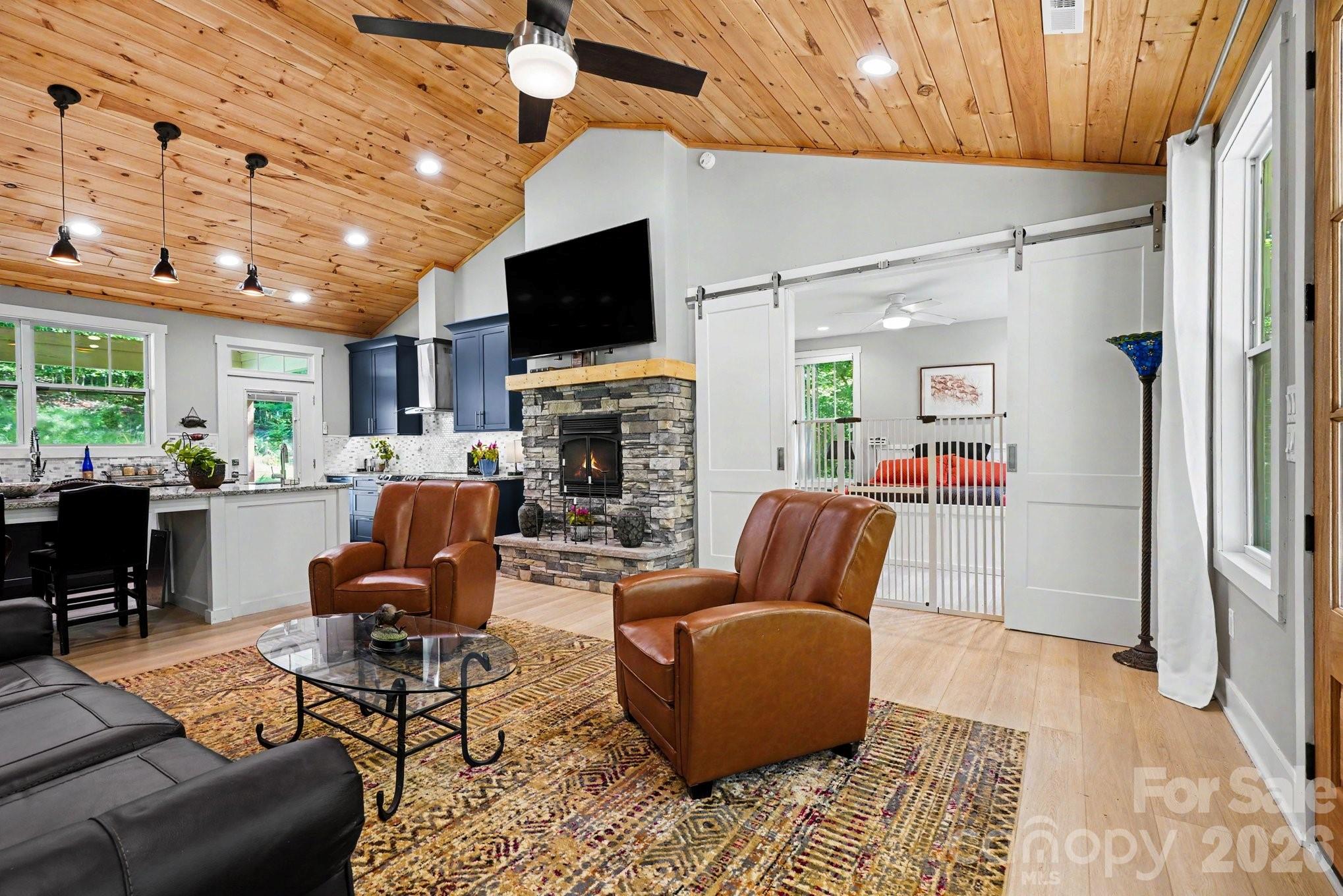 1241 Hayes Road — Columbus