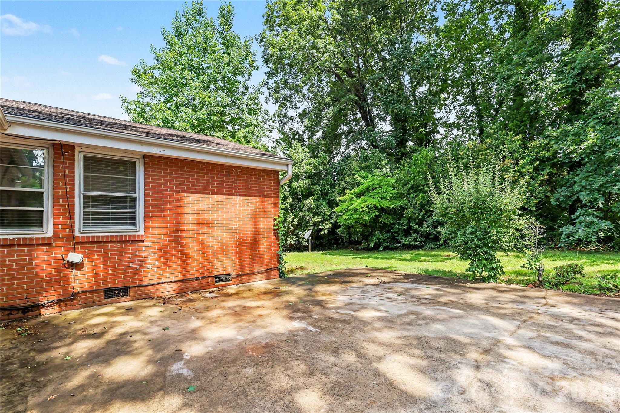 2000 Russell Avenue — Charlotte