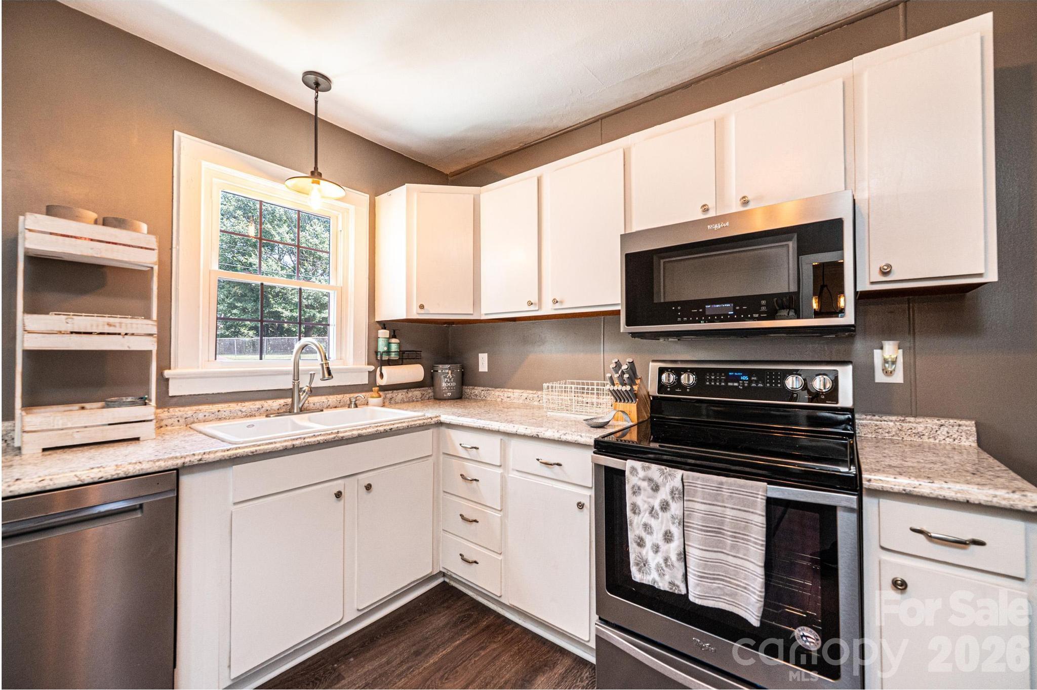 1240 12th Street Place NW — Hickory