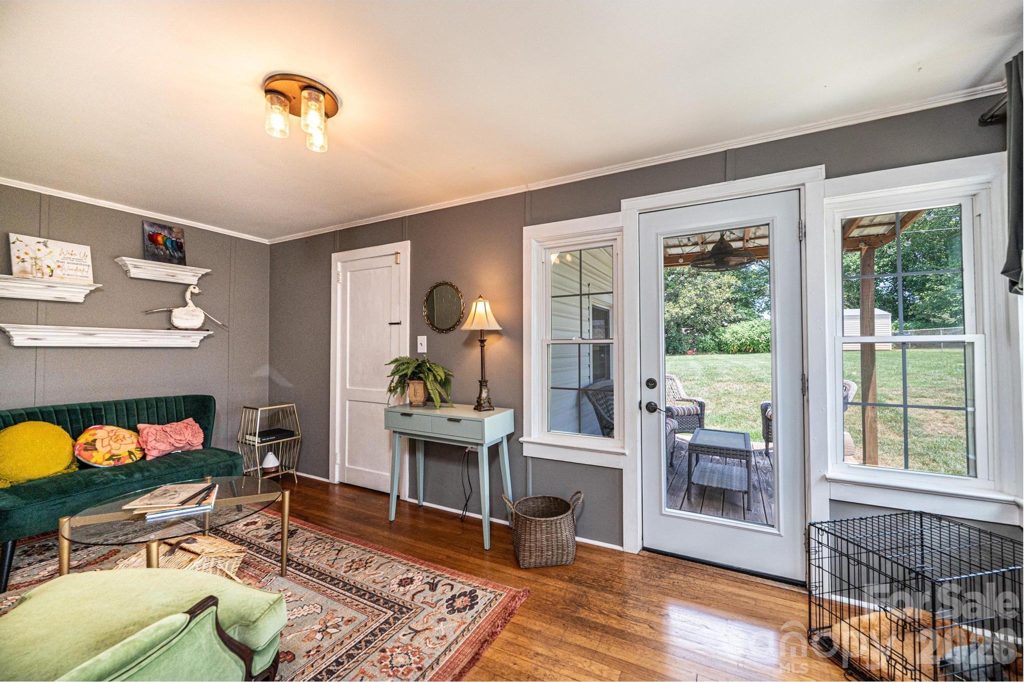 1240 12th Street Place NW — Hickory