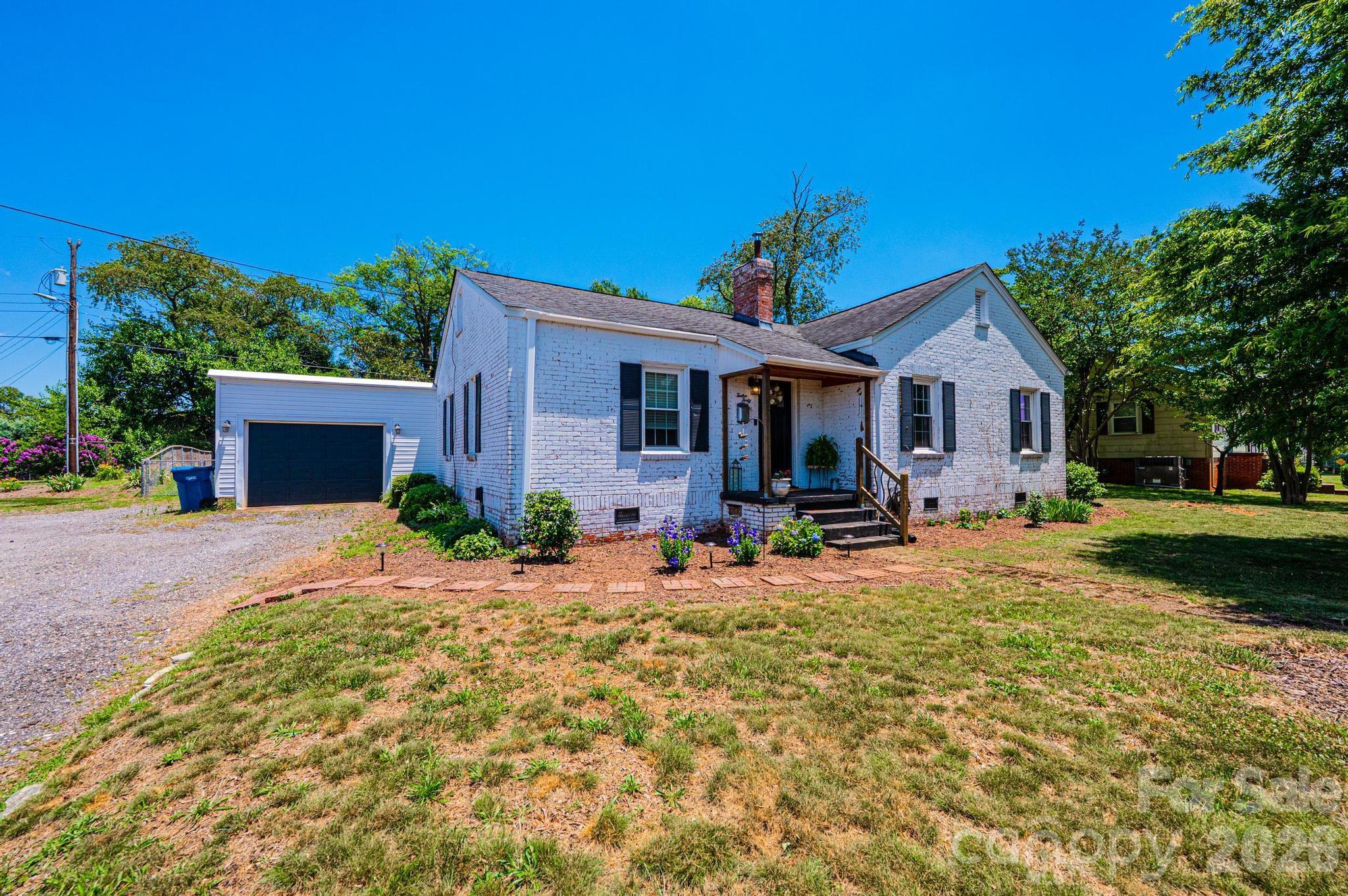 1240 12th Street Place NW — Hickory
