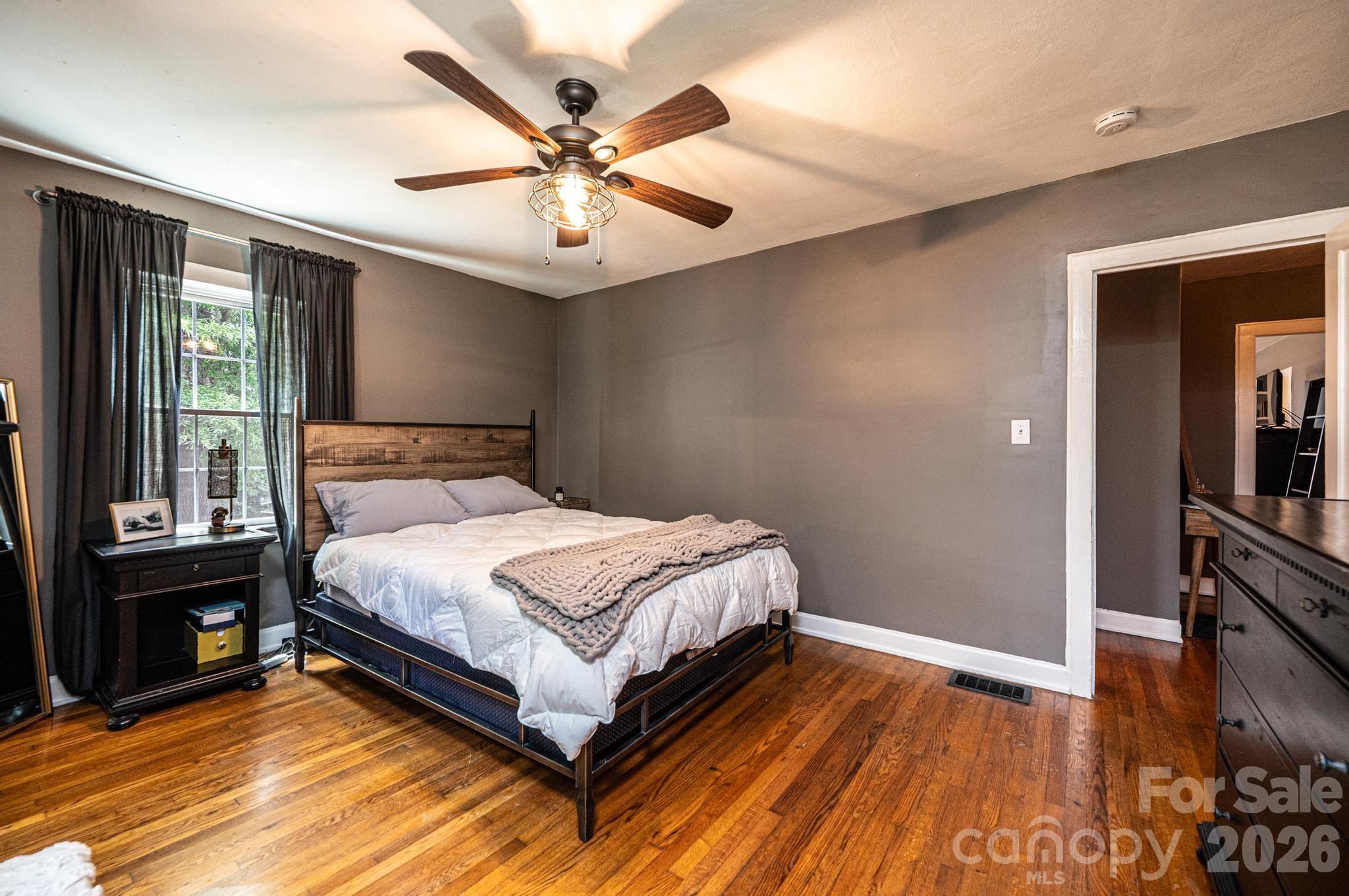 1240 12th Street Place NW — Hickory