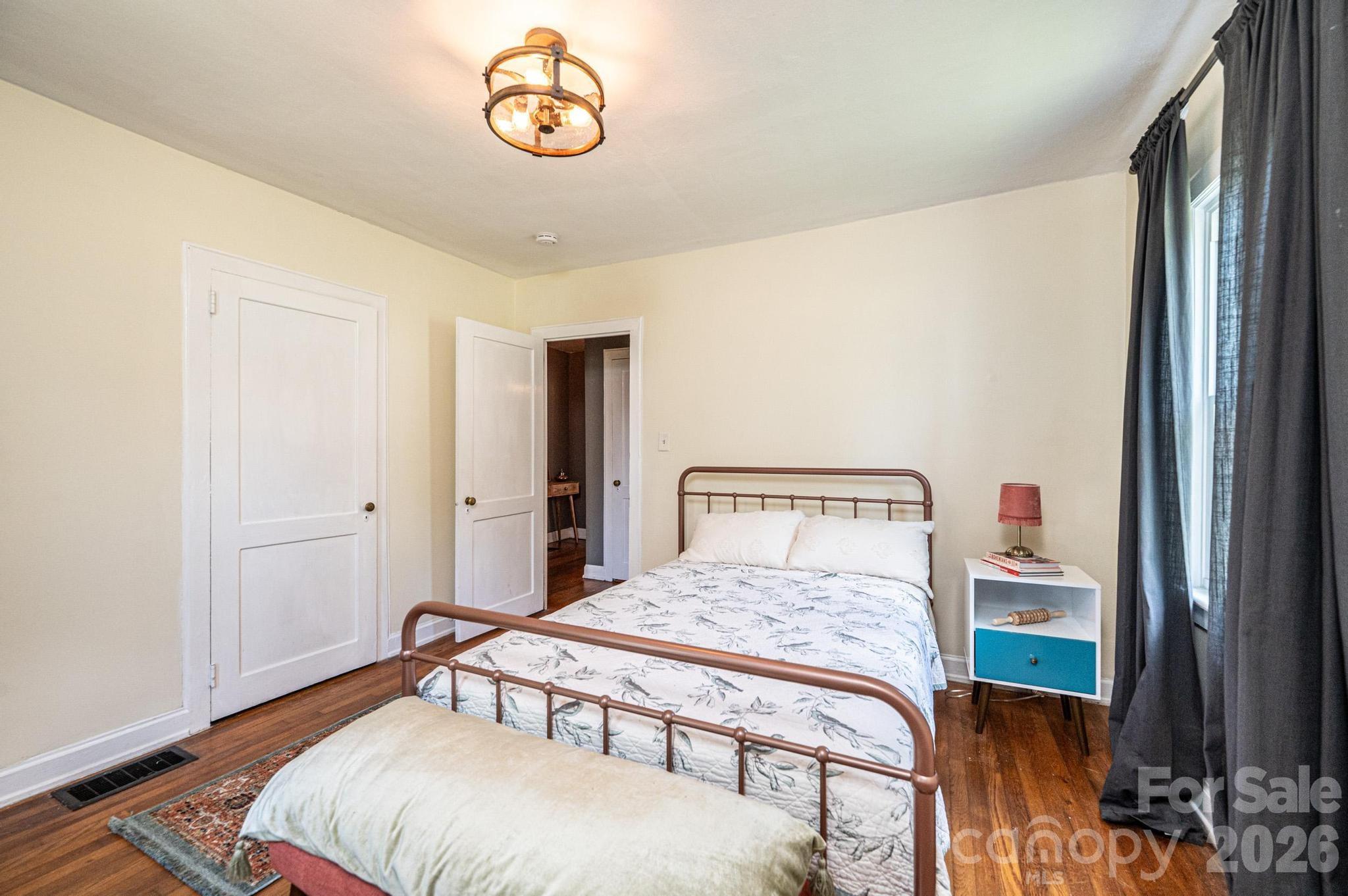 1240 12th Street Place NW — Hickory