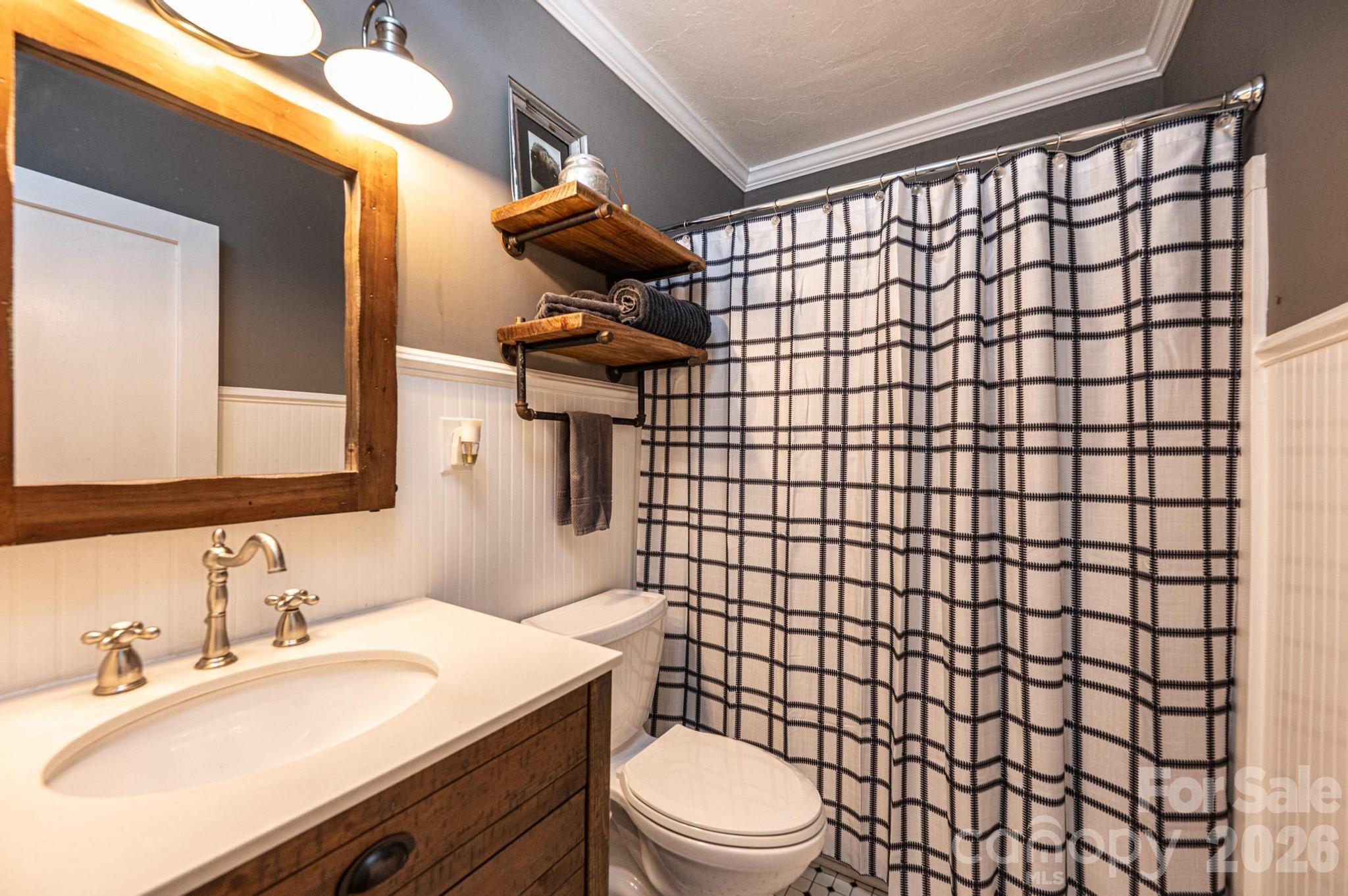1240 12th Street Place NW — Hickory
