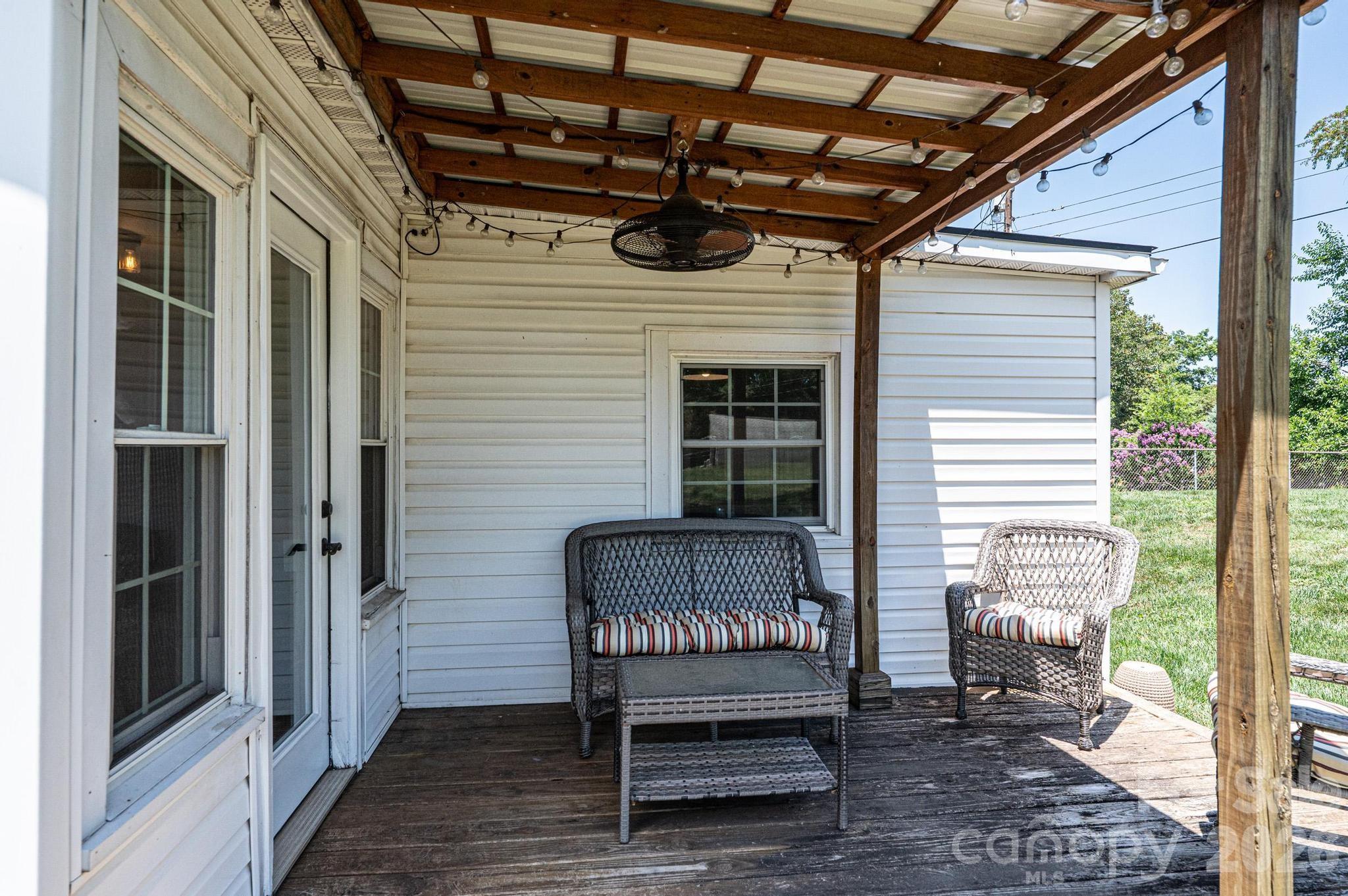 1240 12th Street Place NW — Hickory