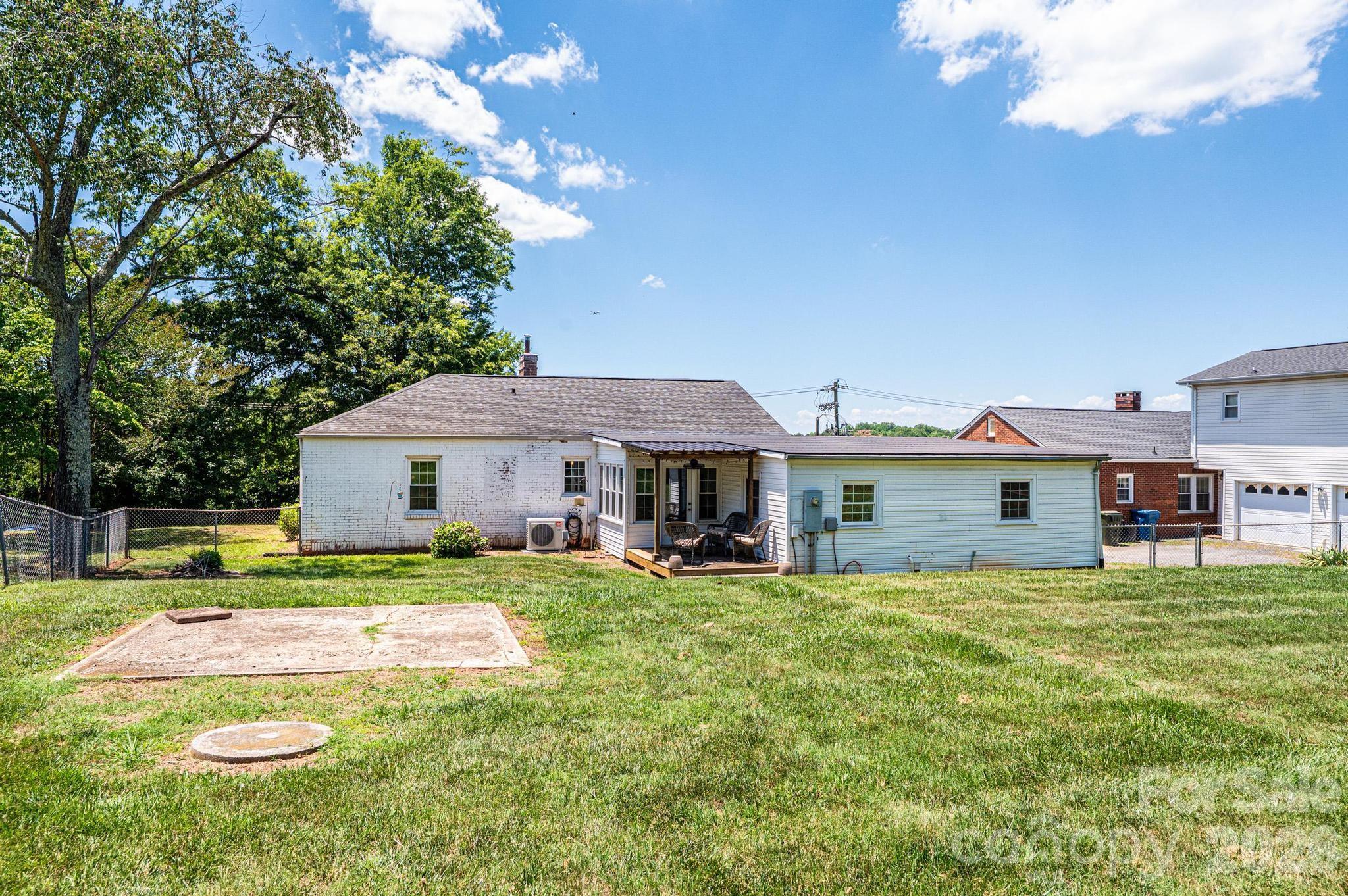 1240 12th Street Place NW — Hickory