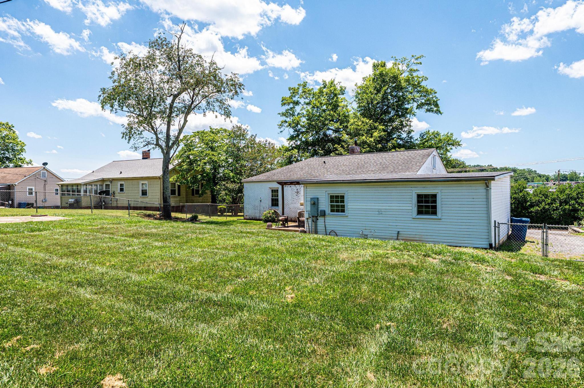 1240 12th Street Place NW — Hickory