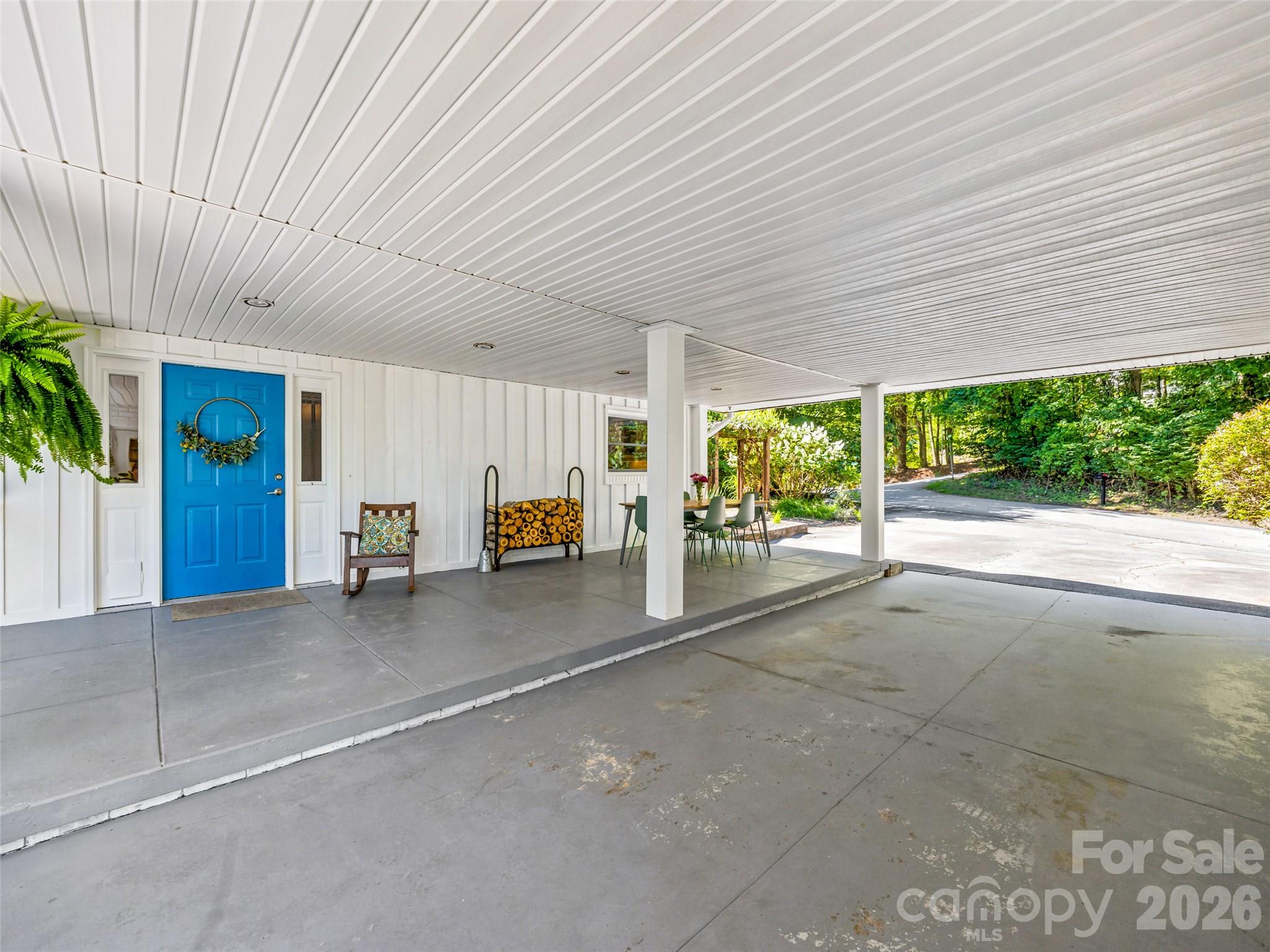 106 Skyway Drive — Hendersonville