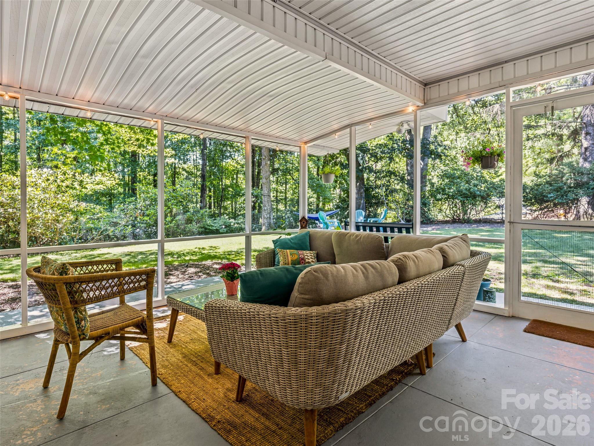 106 Skyway Drive — Hendersonville