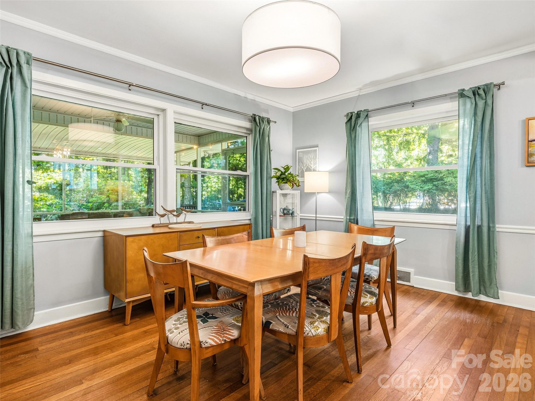106 Skyway Drive — Hendersonville
