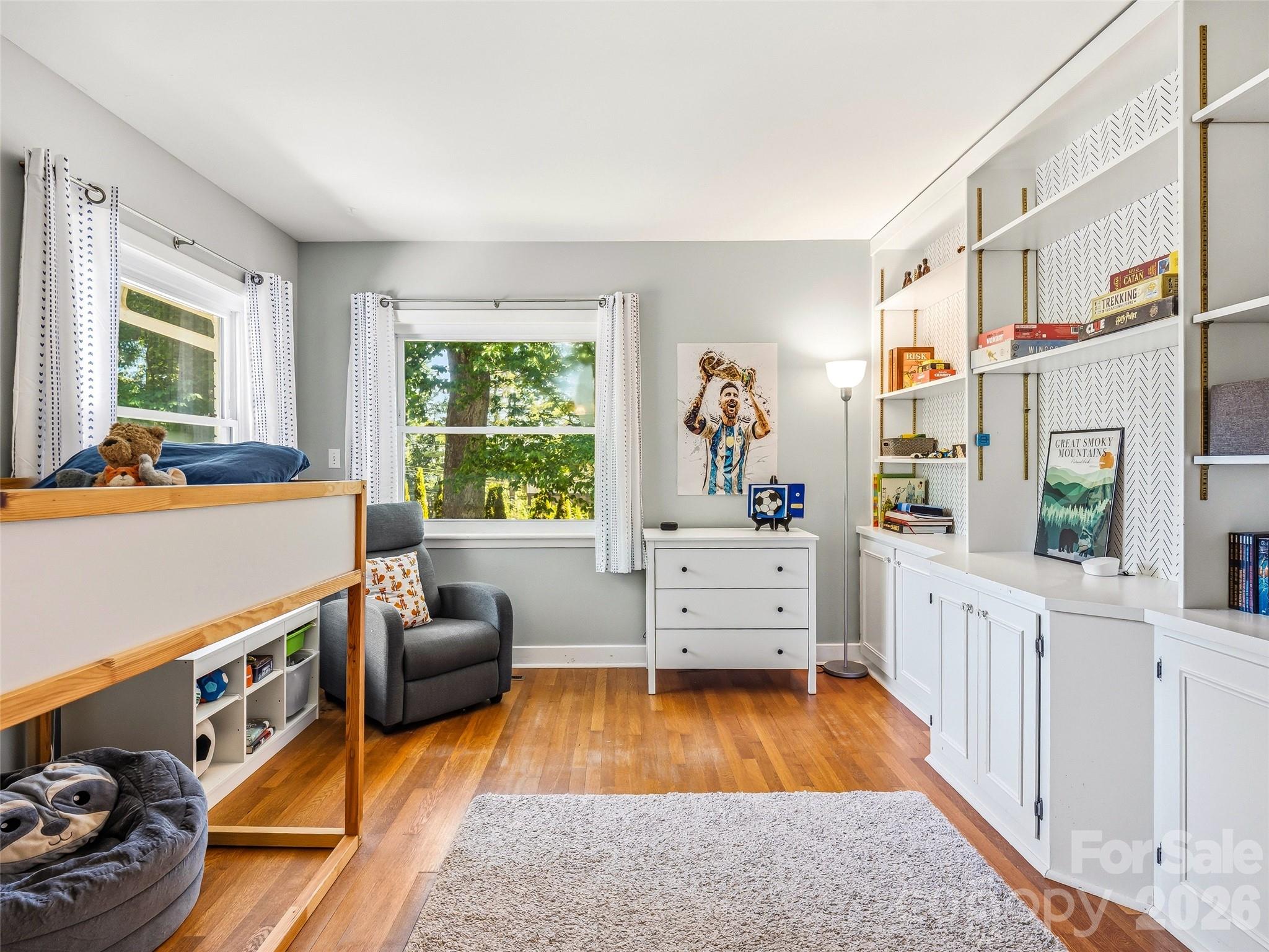 106 Skyway Drive — Hendersonville