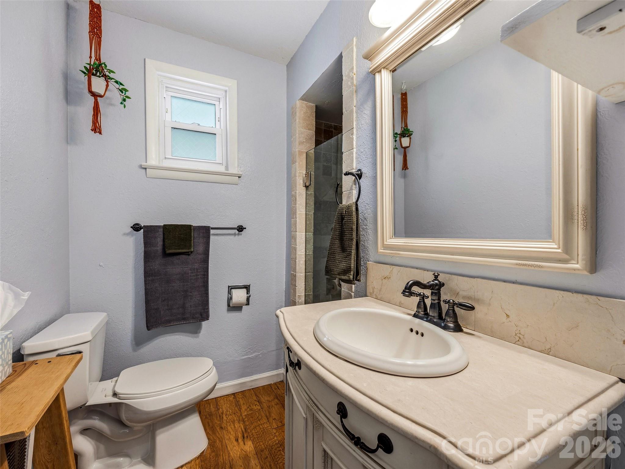 106 Skyway Drive — Hendersonville