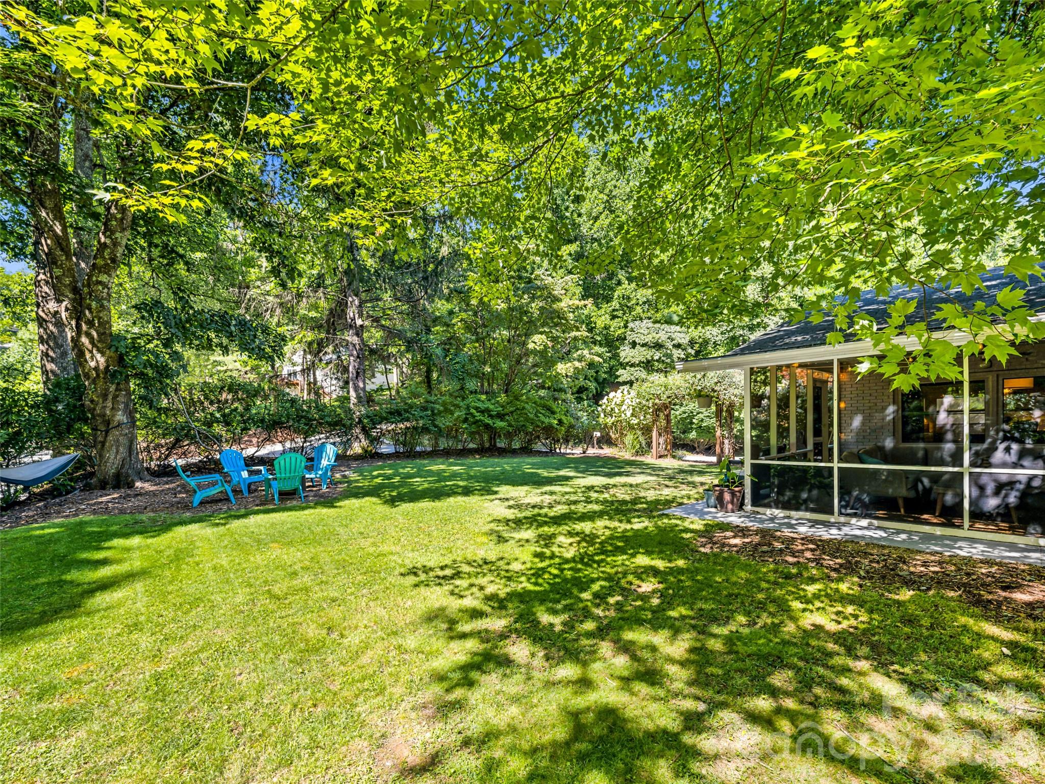 106 Skyway Drive — Hendersonville