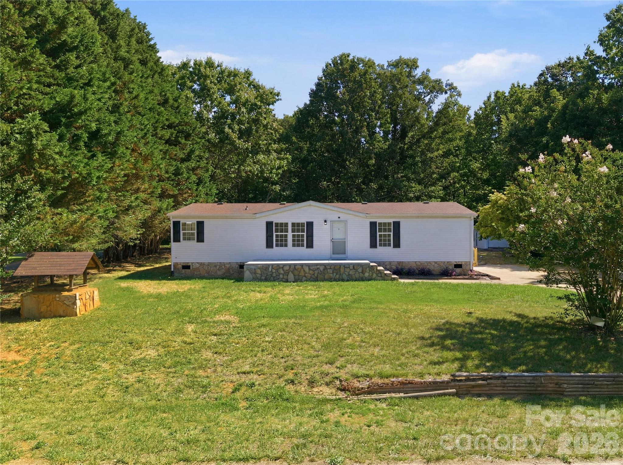 3940 Teaberry Lane — Newton