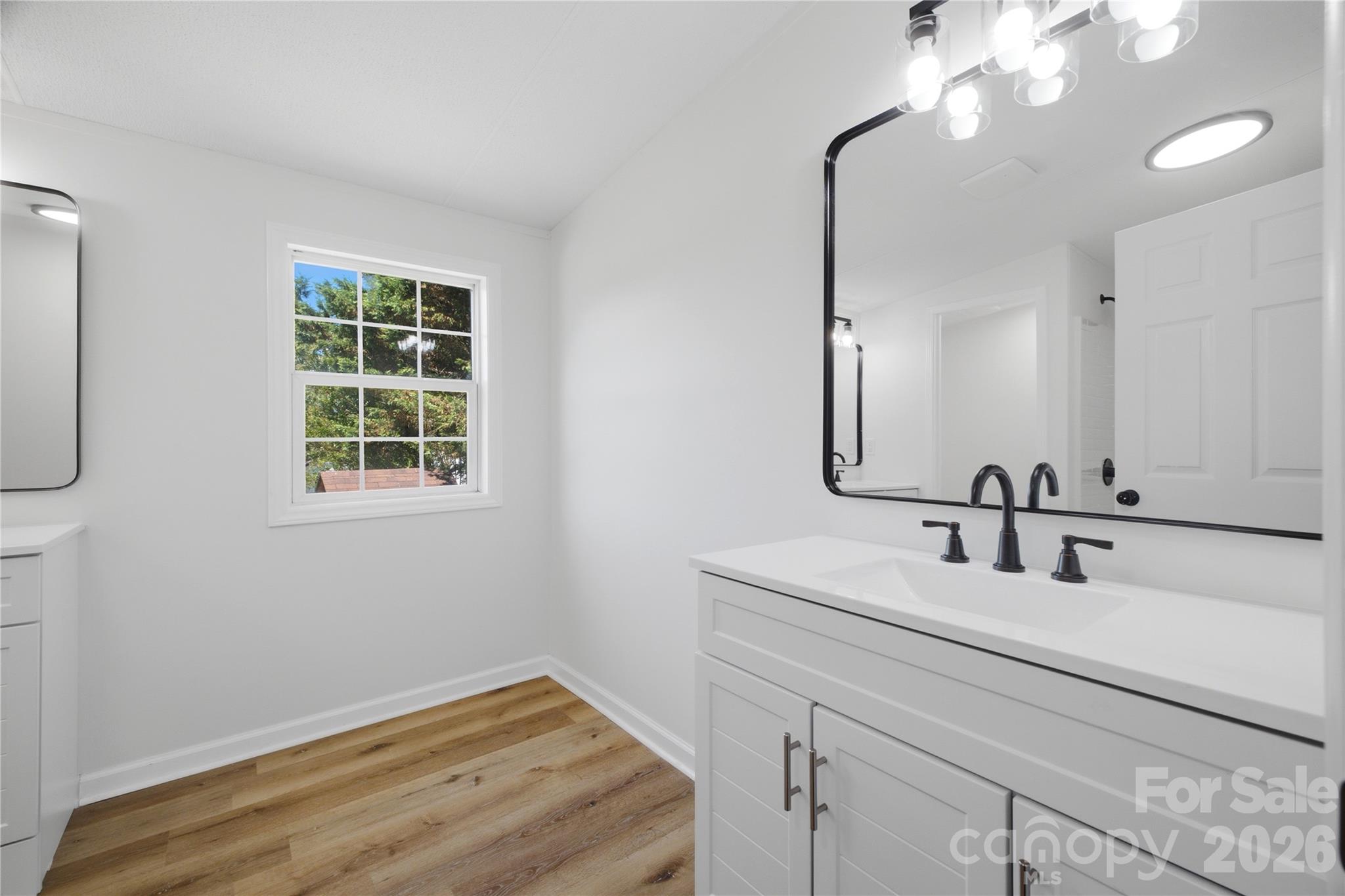 3940 Teaberry Lane — Newton