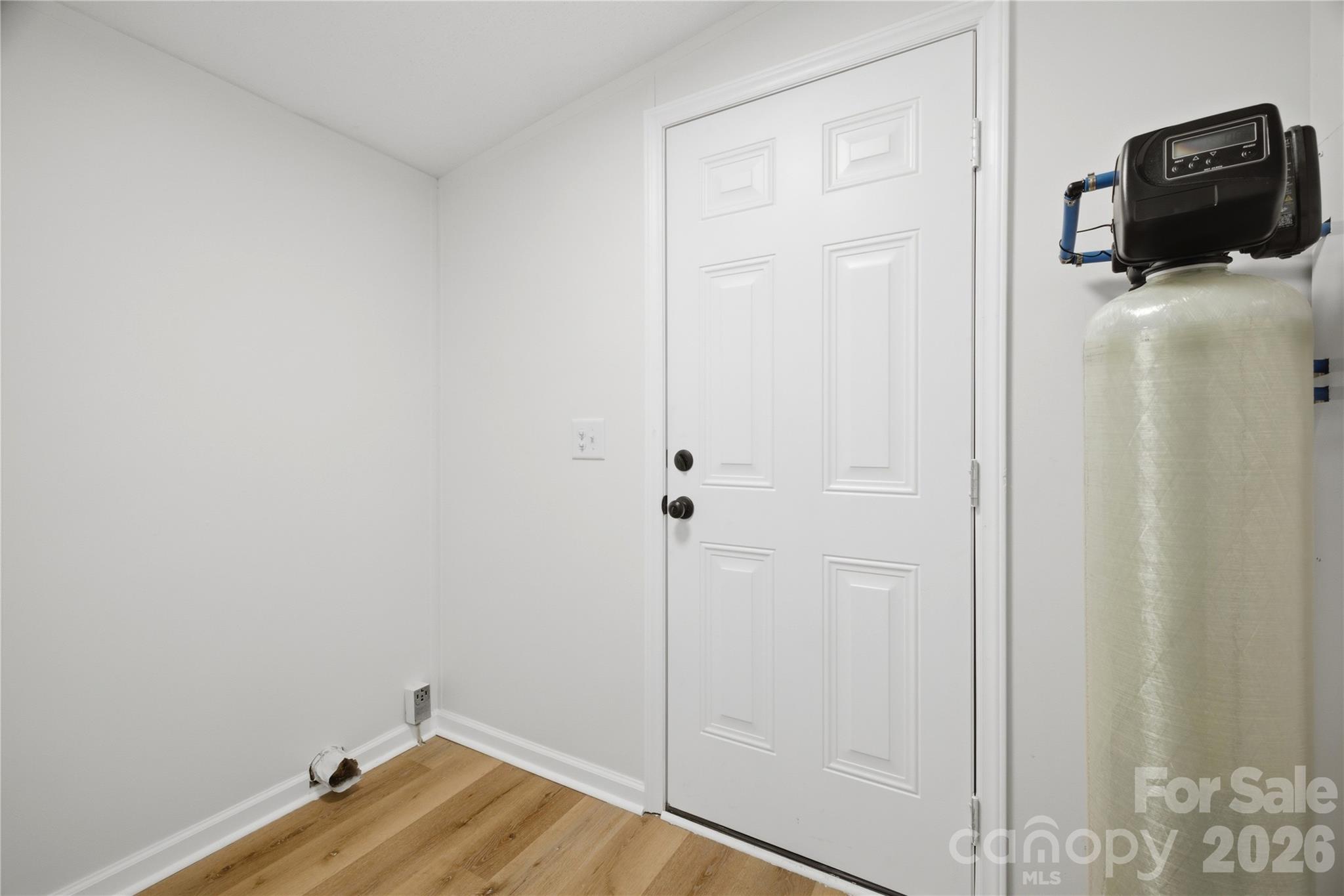 3940 Teaberry Lane — Newton