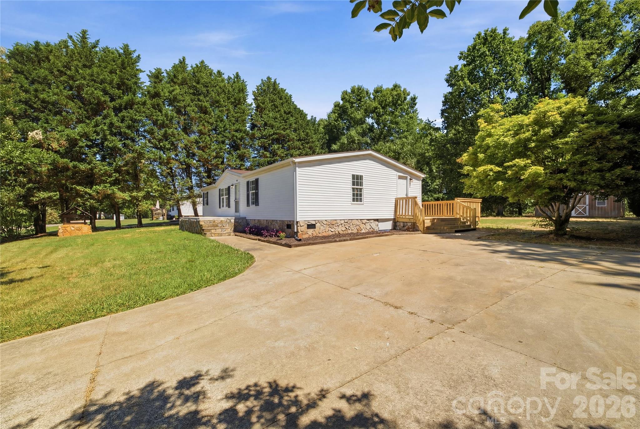 3940 Teaberry Lane — Newton