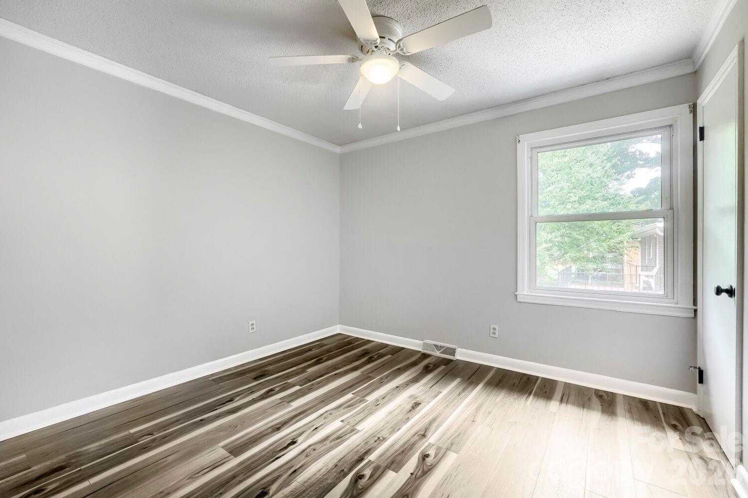 221 Eden Circle — Pineville