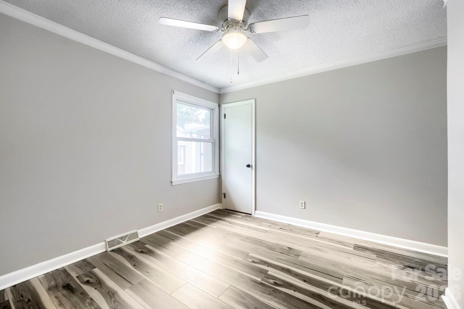 221 Eden Circle — Pineville