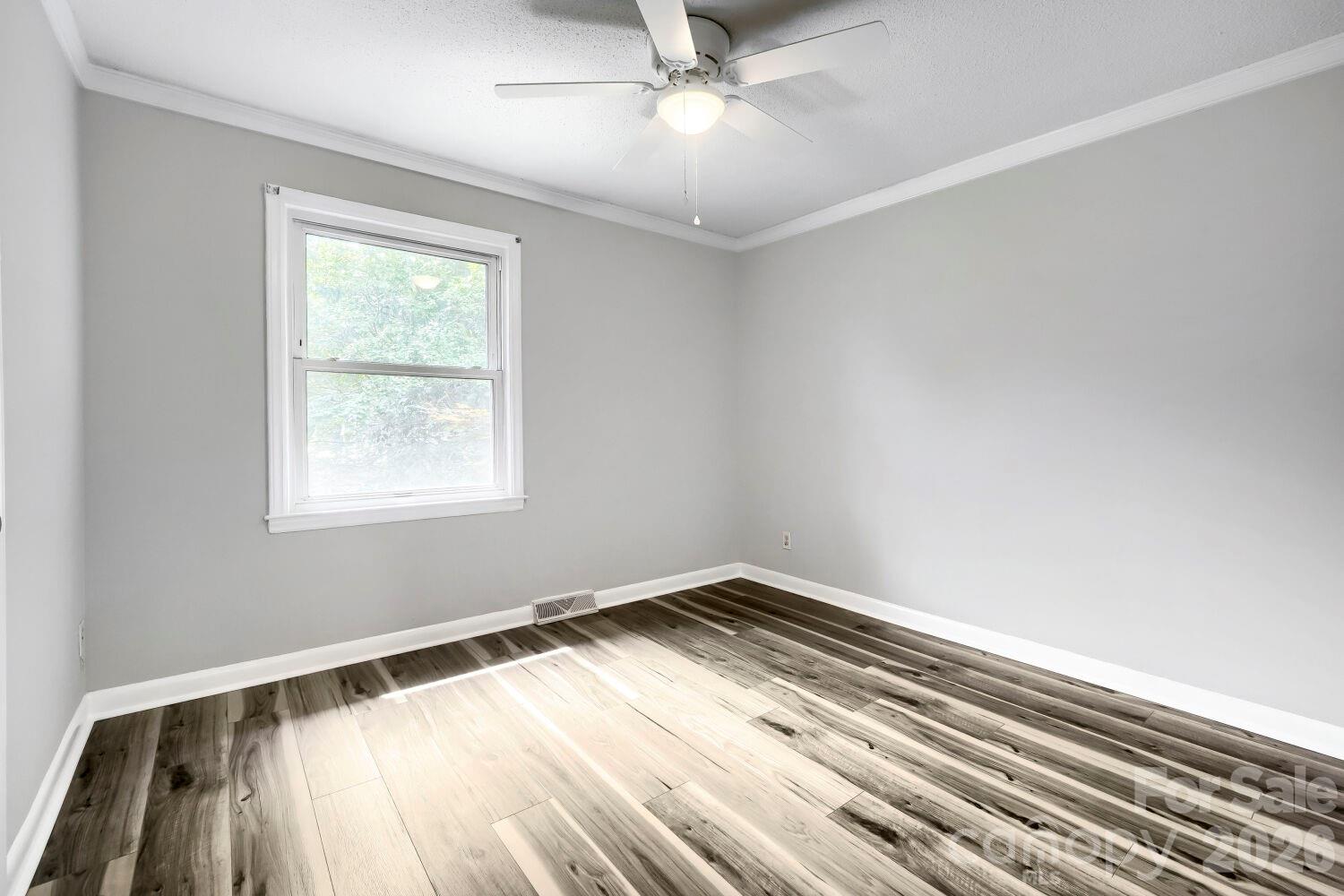 221 Eden Circle — Pineville