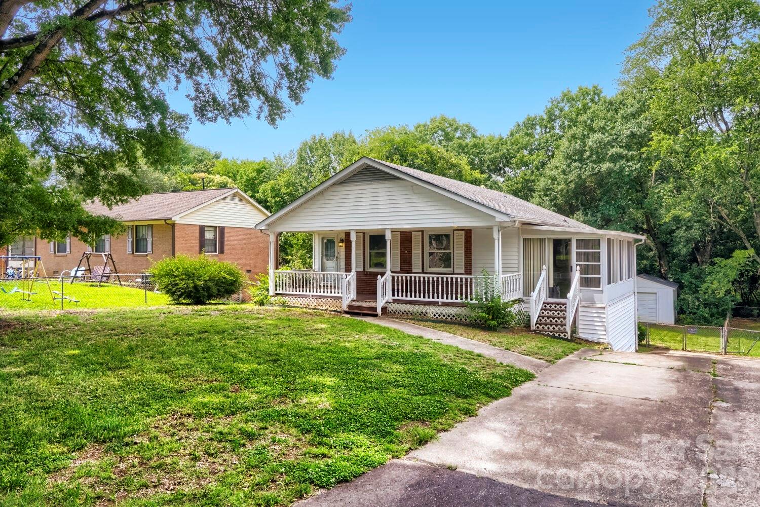 221 Eden Circle — Pineville