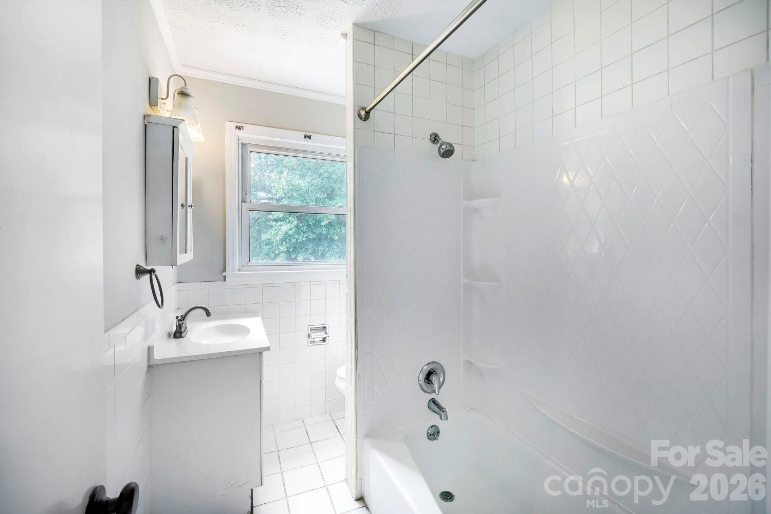 221 Eden Circle — Pineville