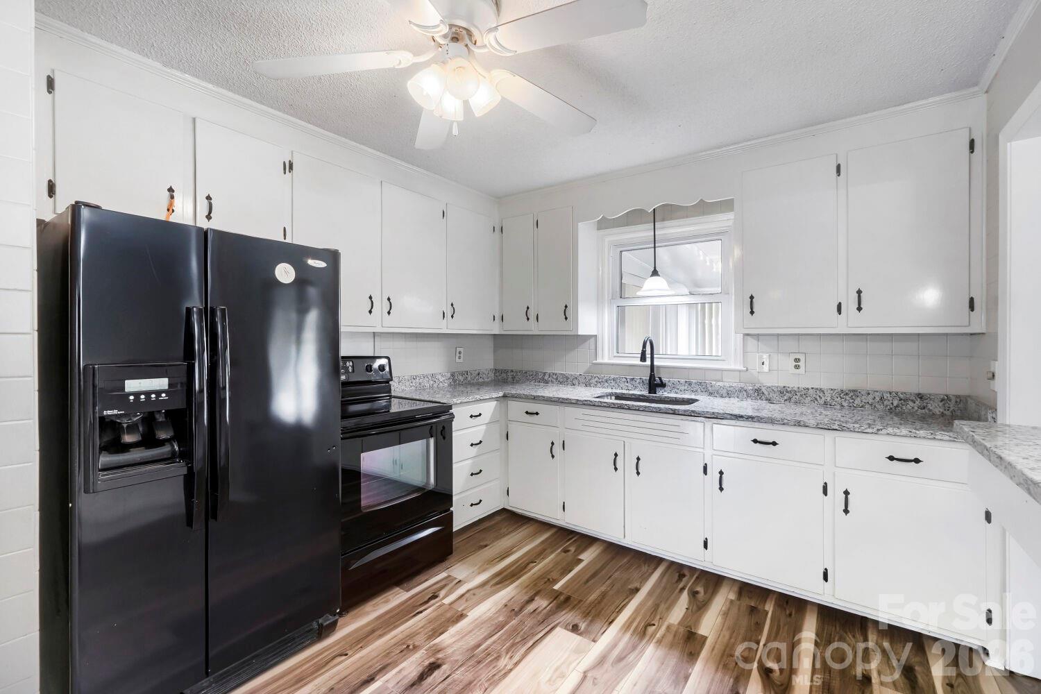 221 Eden Circle — Pineville