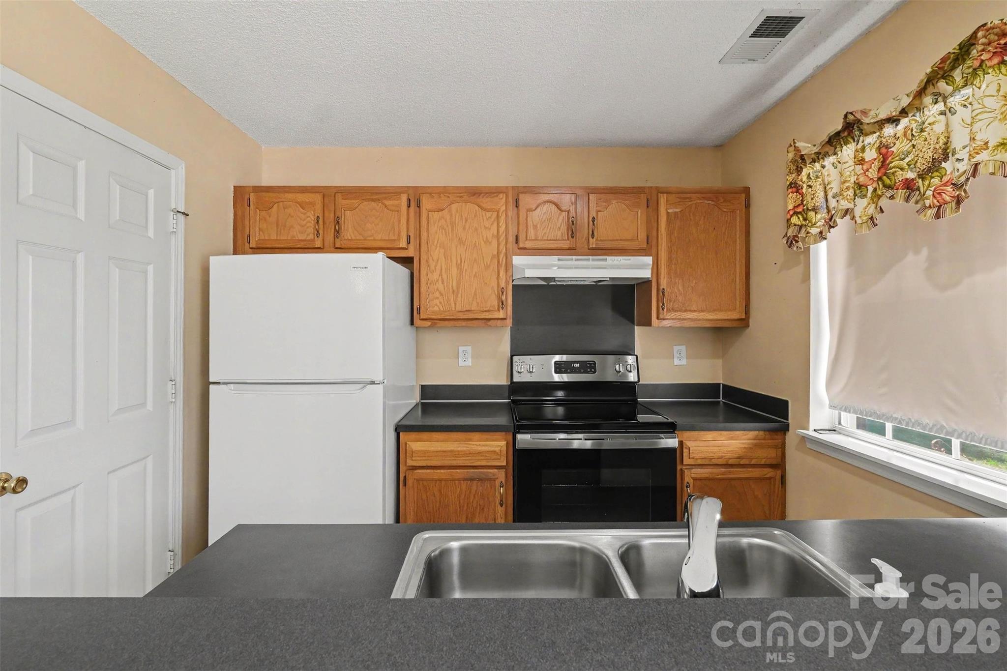 9132 Charminster Court — Charlotte