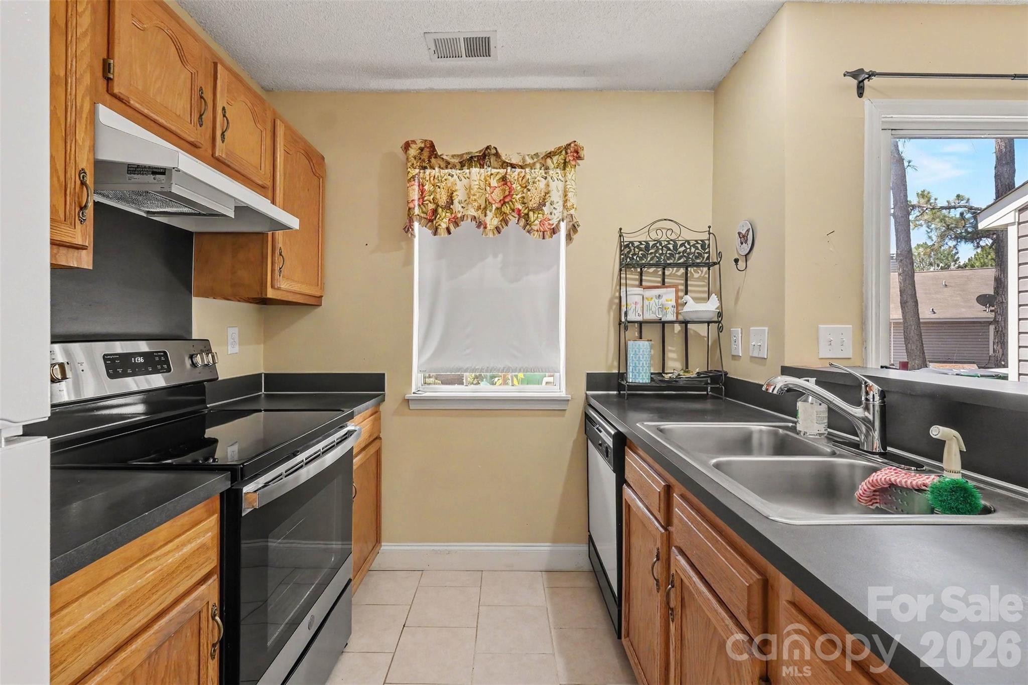 9132 Charminster Court — Charlotte