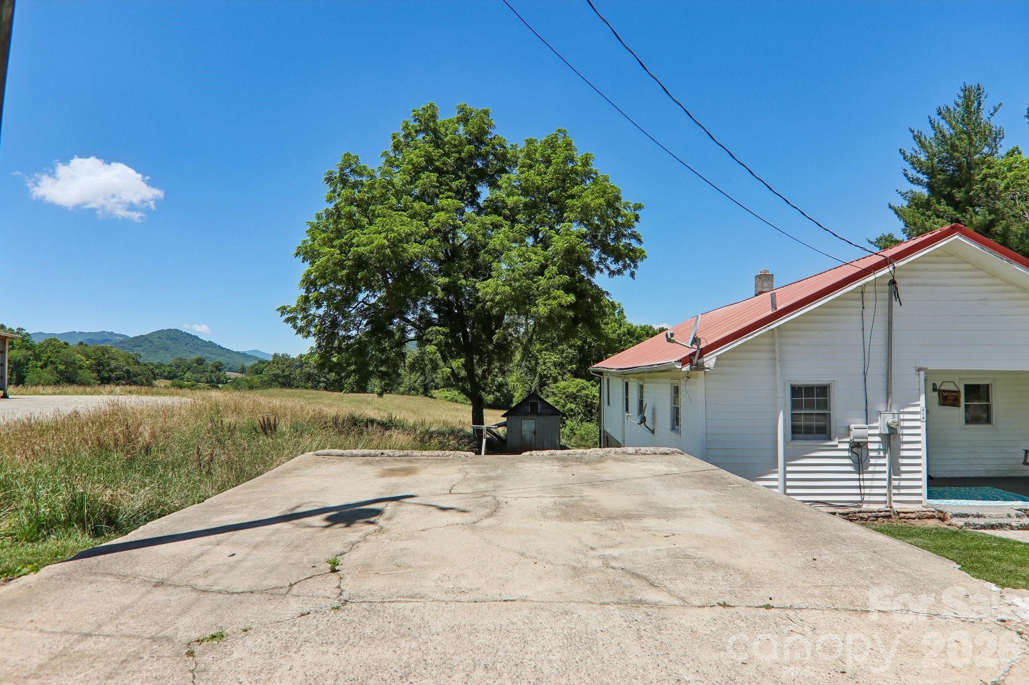 414 Skyline Drive — Canton
