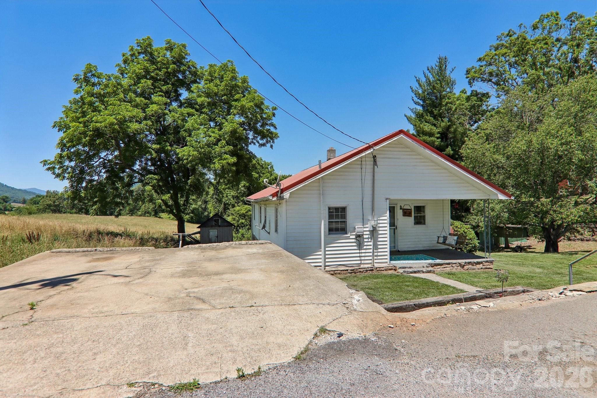 414 Skyline Drive — Canton